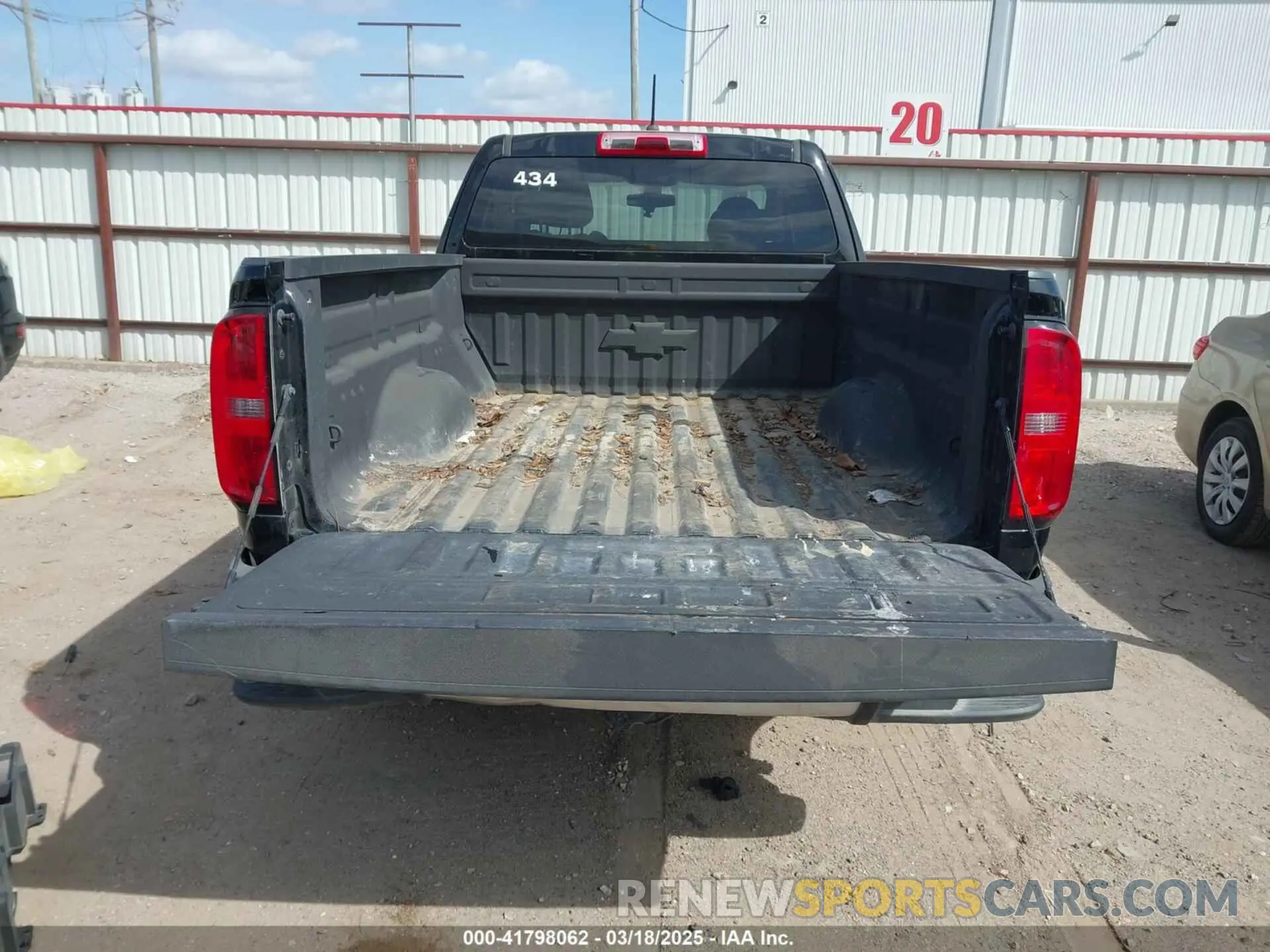 9 Photograph of a damaged car 1GCHSBEA4L1194508 CHEVROLET COLORADO 2020