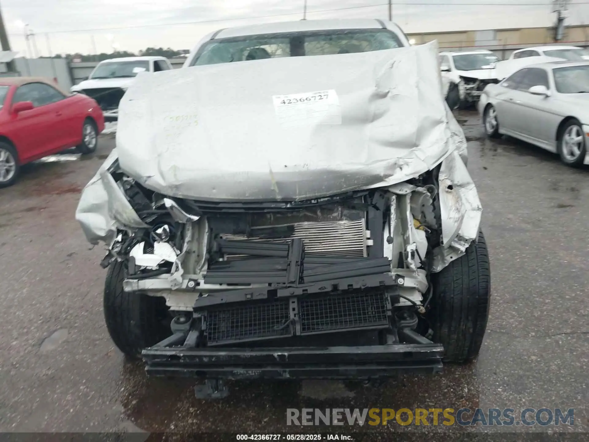 12 Photograph of a damaged car 1GCHSBEA4L1202252 CHEVROLET COLORADO 2020
