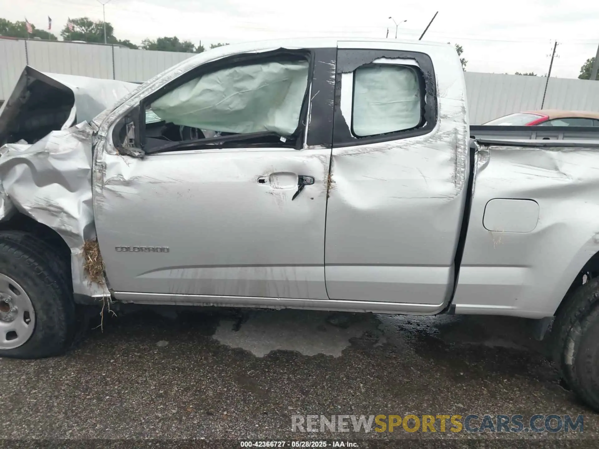 14 Photograph of a damaged car 1GCHSBEA4L1202252 CHEVROLET COLORADO 2020