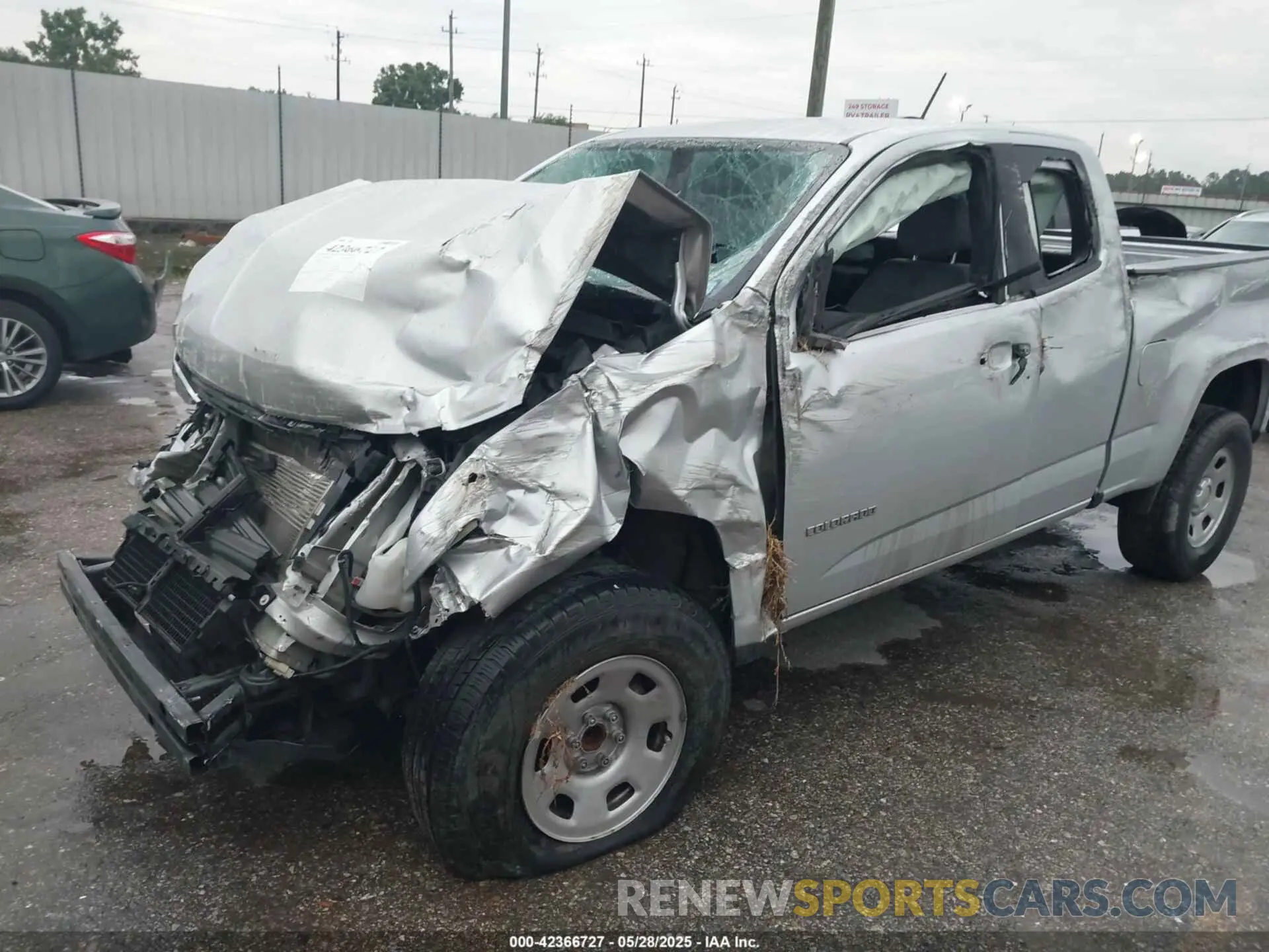 17 Photograph of a damaged car 1GCHSBEA4L1202252 CHEVROLET COLORADO 2020