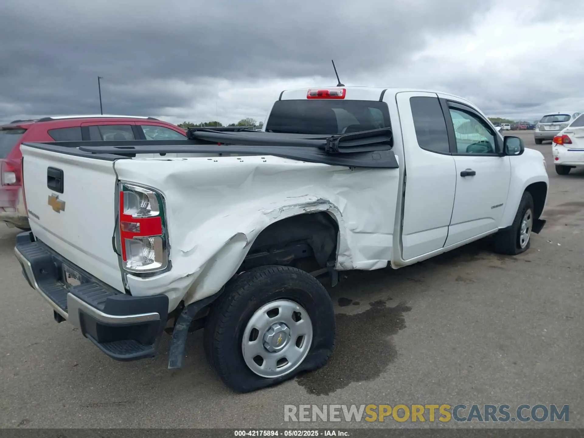 4 Photograph of a damaged car 1GCHSBEA4L1226180 CHEVROLET COLORADO 2020
