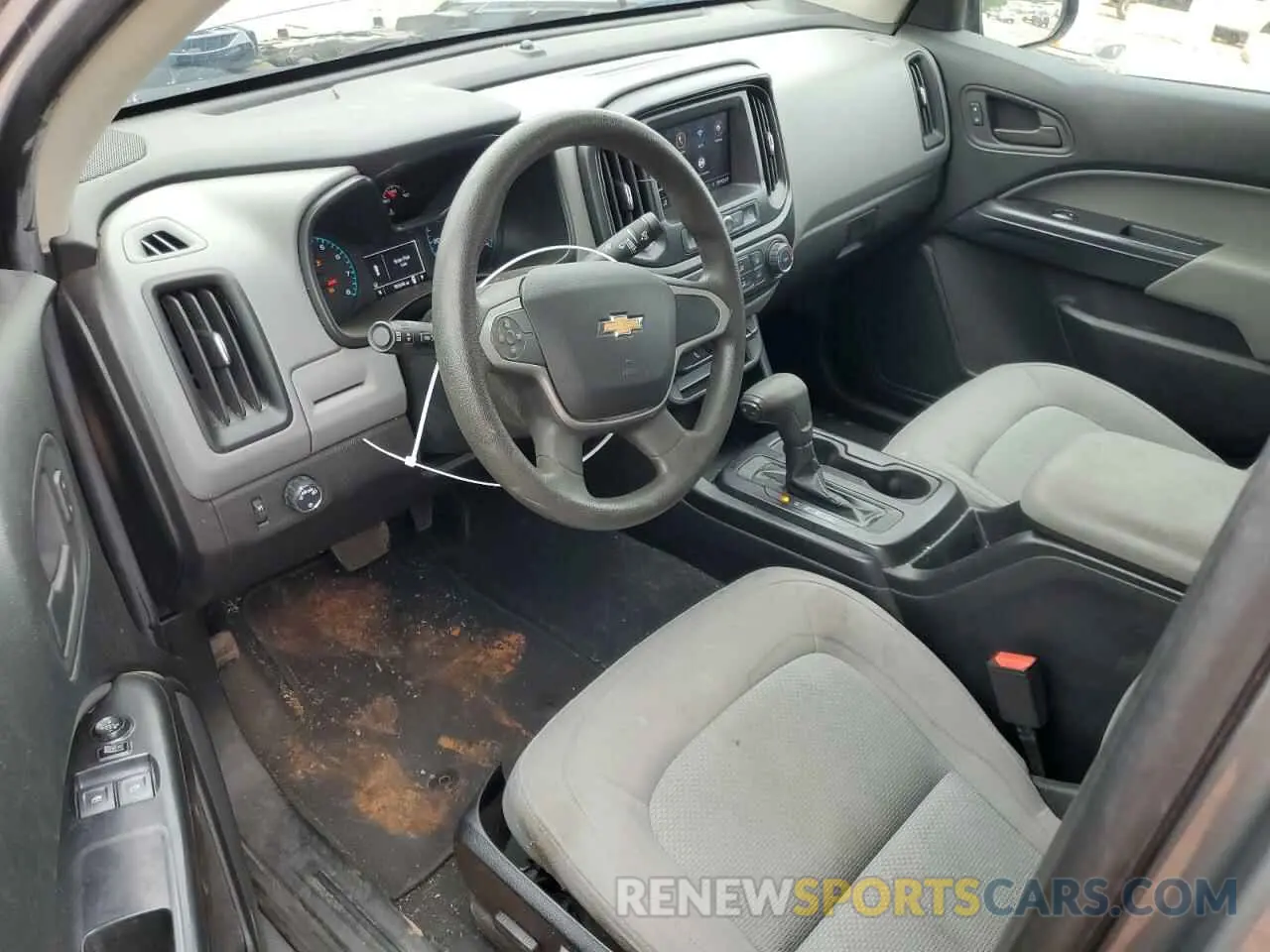 8 Photograph of a damaged car 1GCHSBEA5L1134401 CHEVROLET COLORADO 2020