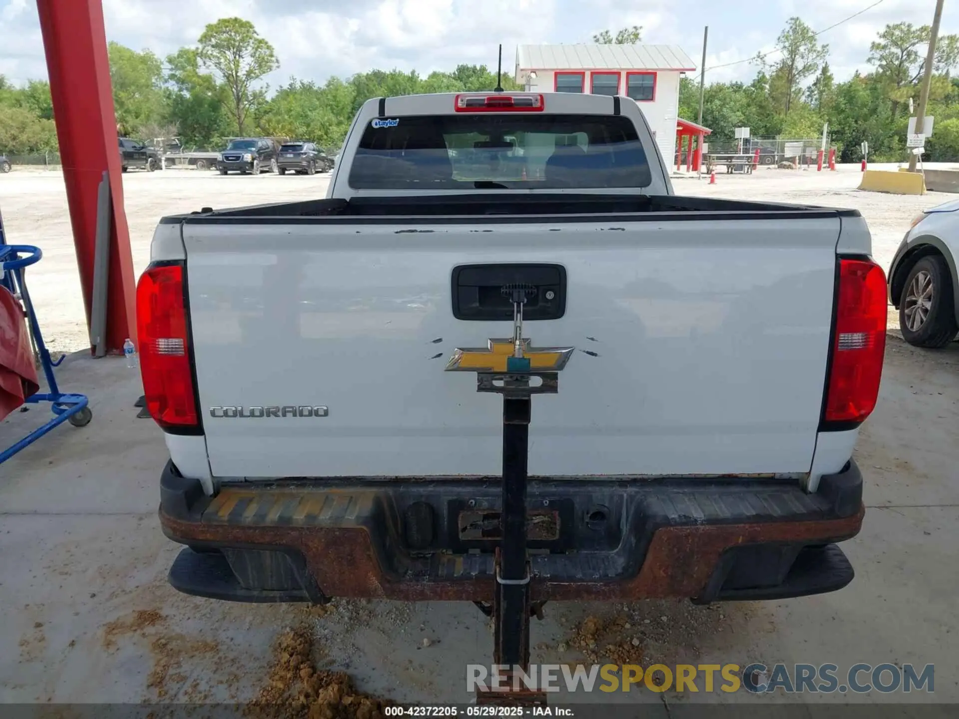 16 Photograph of a damaged car 1GCHSBEA6L1133757 CHEVROLET COLORADO 2020