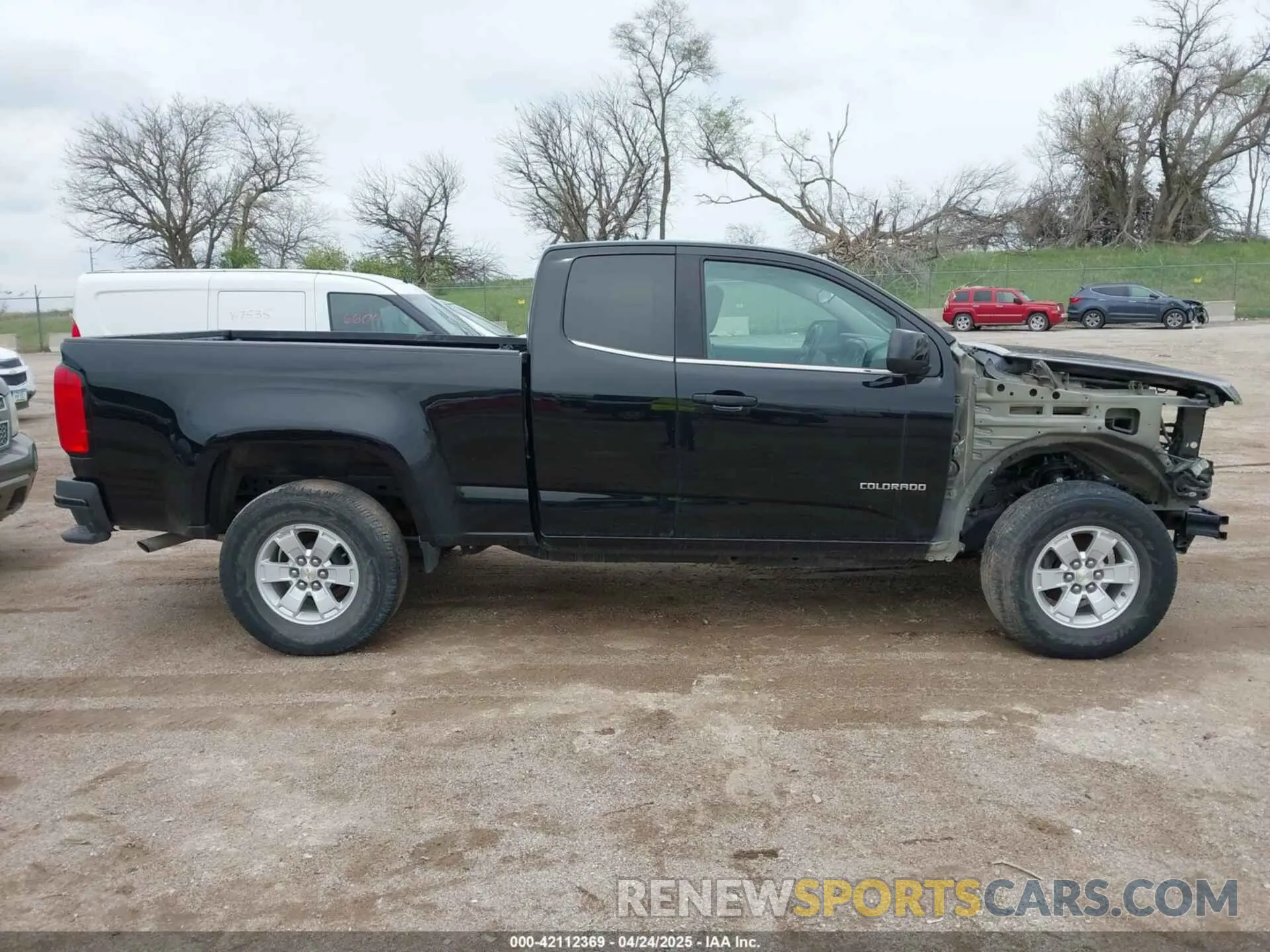 14 Photograph of a damaged car 1GCHSBEA6L1134780 CHEVROLET COLORADO 2020