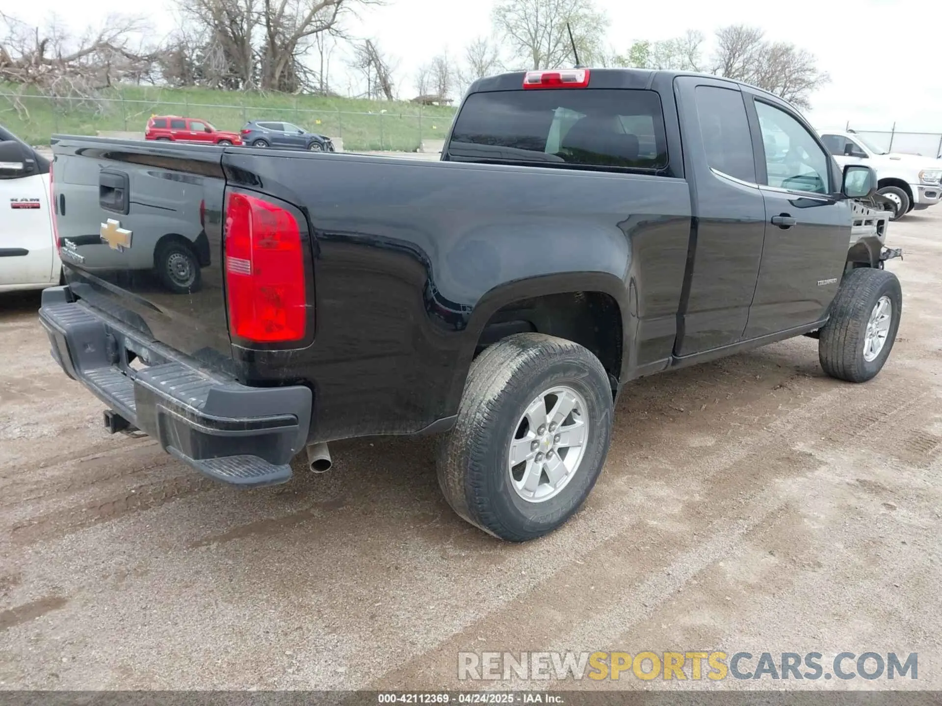 4 Photograph of a damaged car 1GCHSBEA6L1134780 CHEVROLET COLORADO 2020