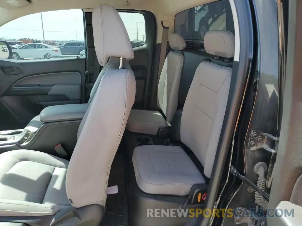 10 Photograph of a damaged car 1GCHSBEA8L1130973 CHEVROLET COLORADO 2020