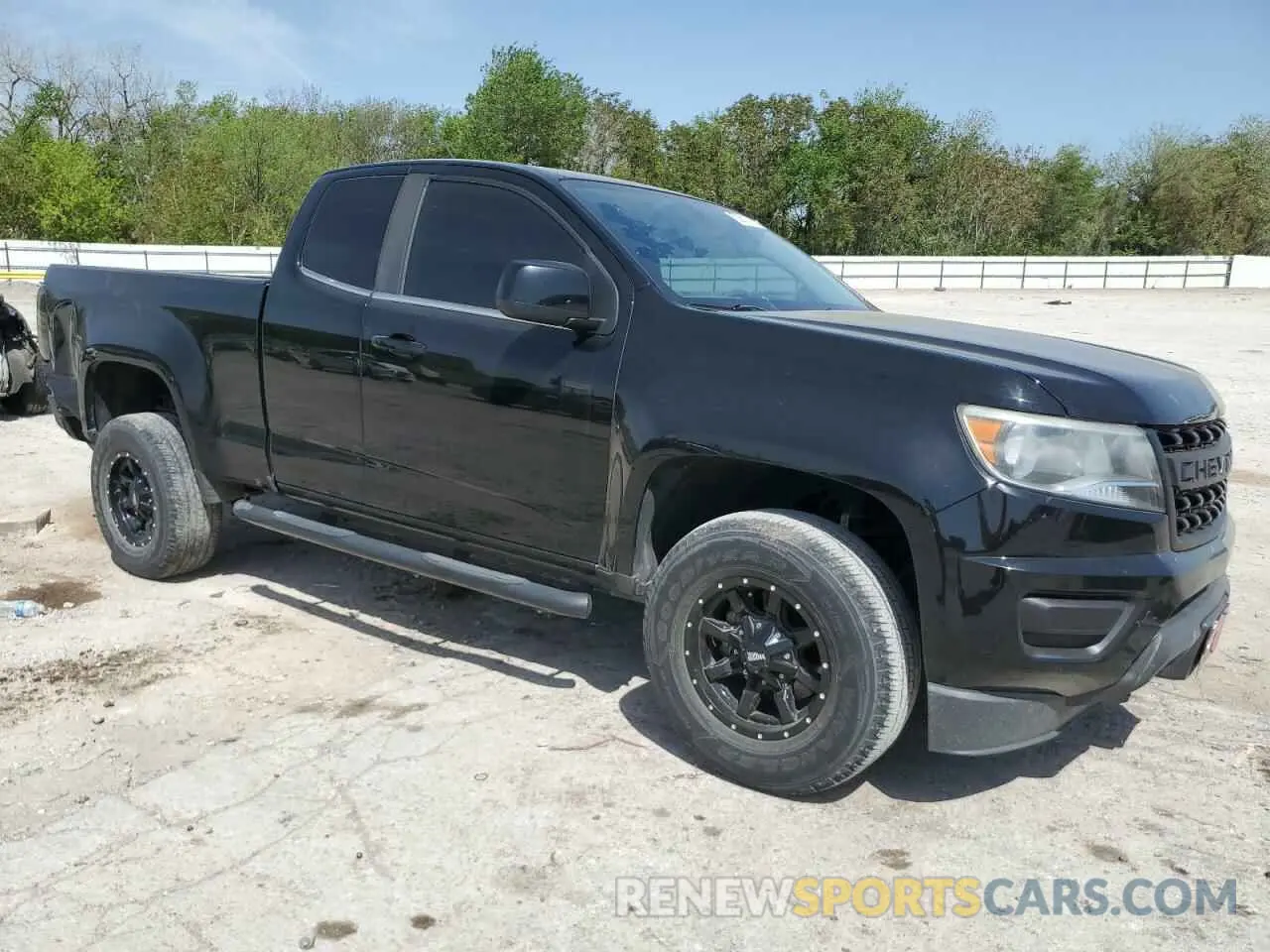 4 Photograph of a damaged car 1GCHSBEA8L1130973 CHEVROLET COLORADO 2020