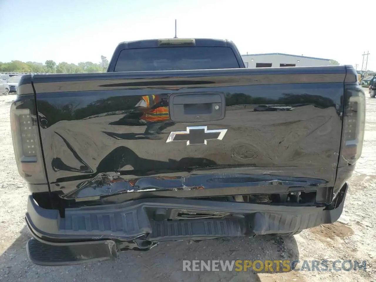 6 Photograph of a damaged car 1GCHSBEA8L1130973 CHEVROLET COLORADO 2020