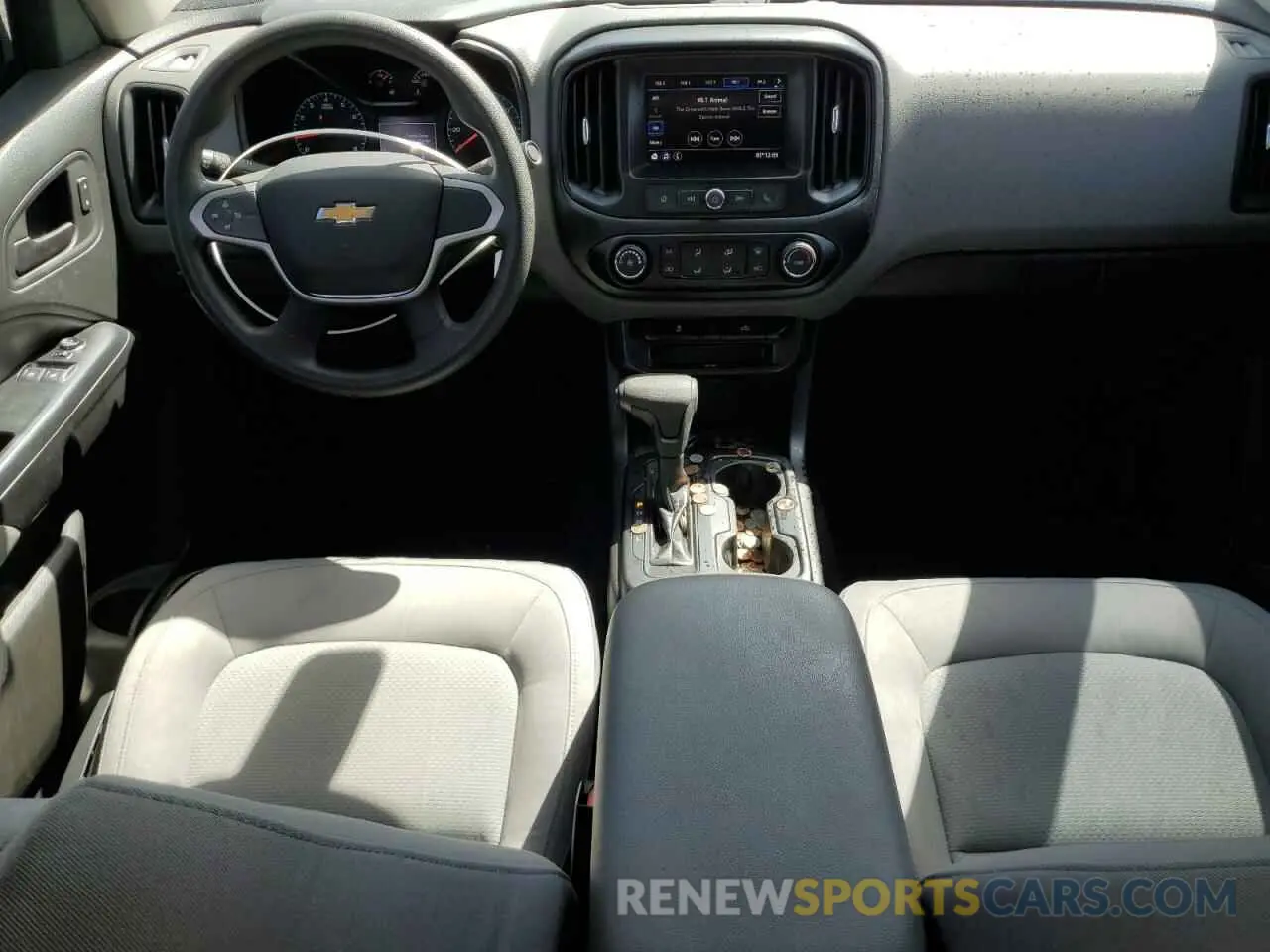 8 Photograph of a damaged car 1GCHSBEA8L1130973 CHEVROLET COLORADO 2020