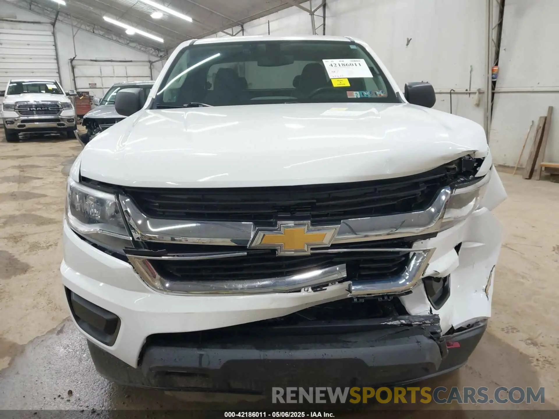 12 Photograph of a damaged car 1GCHSBEA8L1227686 CHEVROLET COLORADO 2020