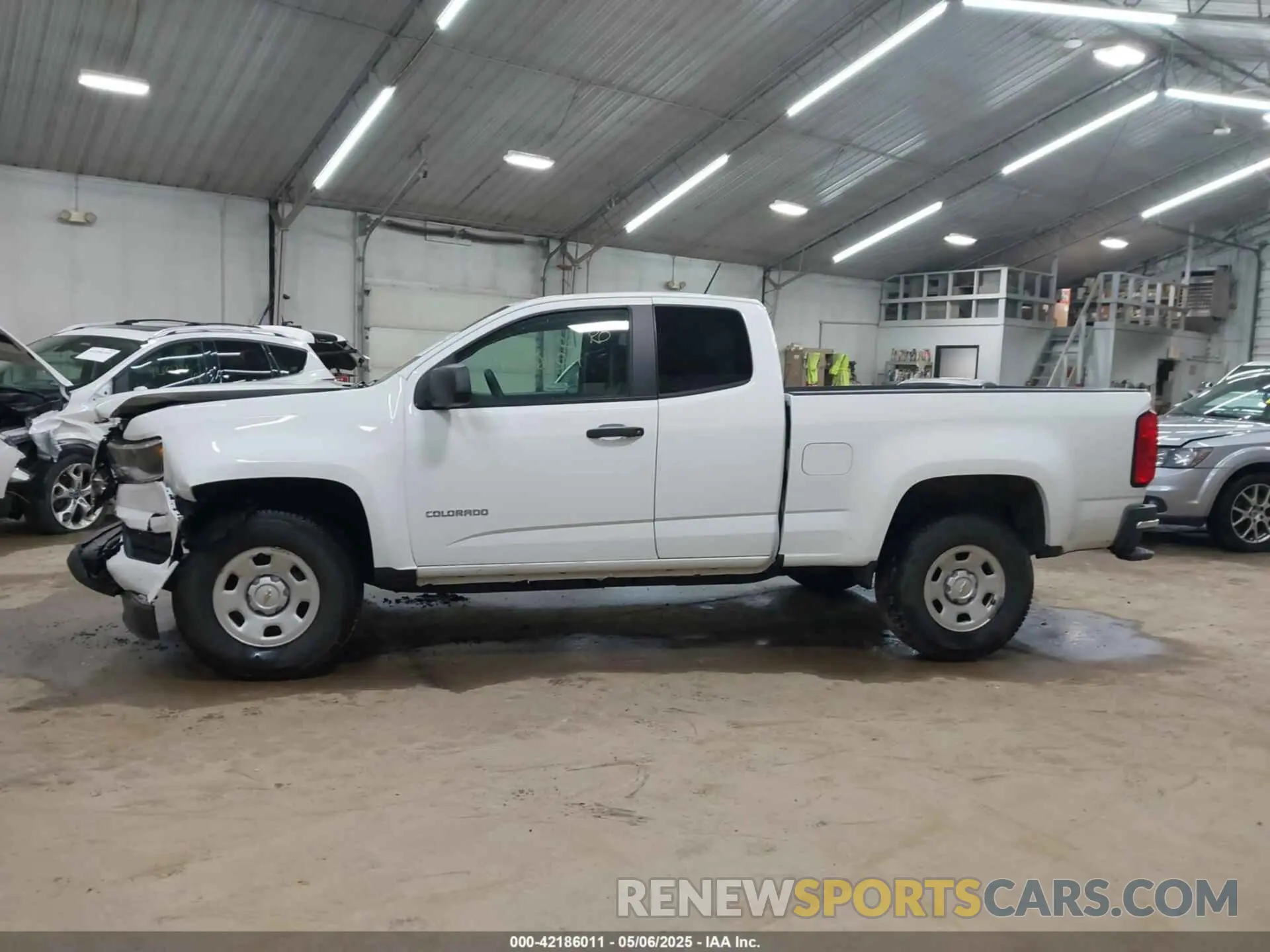 14 Photograph of a damaged car 1GCHSBEA8L1227686 CHEVROLET COLORADO 2020
