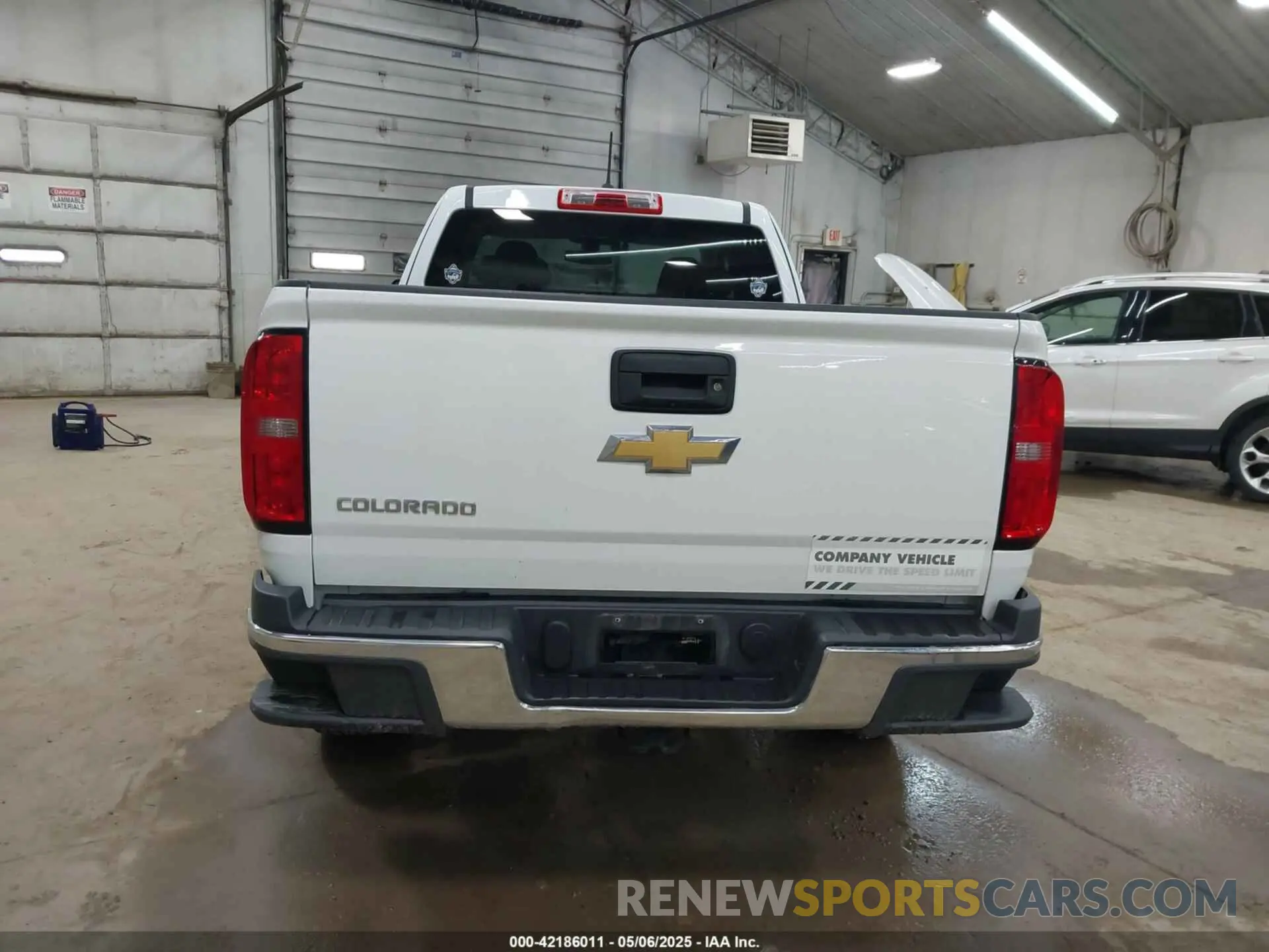 16 Photograph of a damaged car 1GCHSBEA8L1227686 CHEVROLET COLORADO 2020