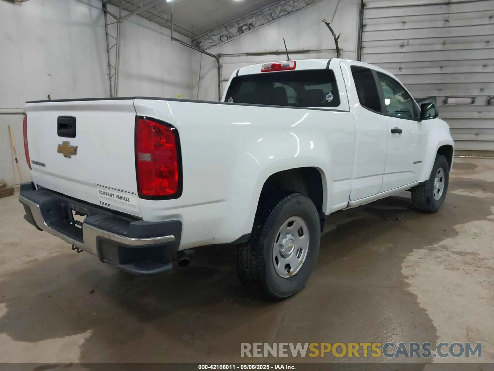 4 Photograph of a damaged car 1GCHSBEA8L1227686 CHEVROLET COLORADO 2020