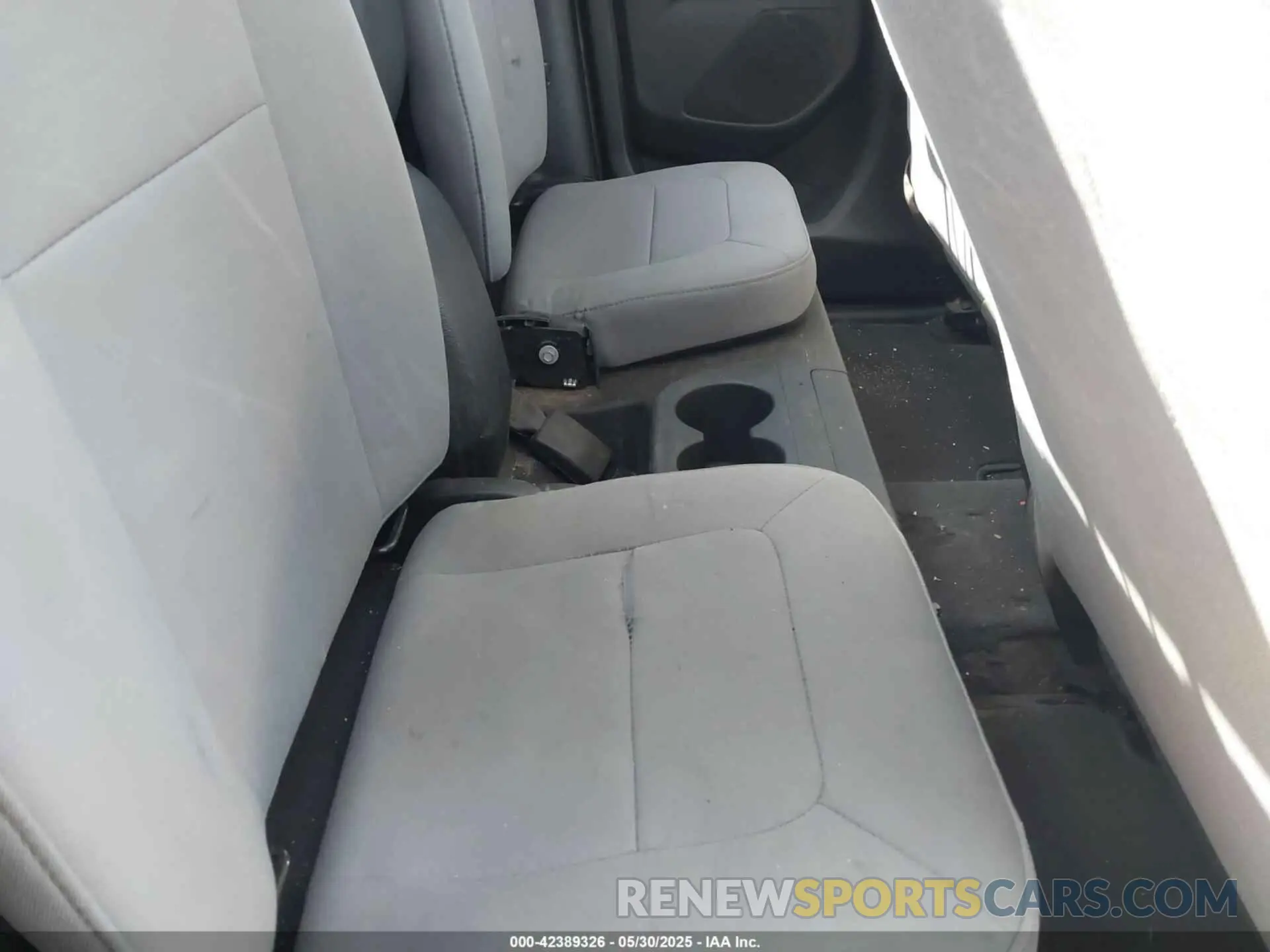 8 Photograph of a damaged car 1GCHSBEA9L1179003 CHEVROLET COLORADO 2020