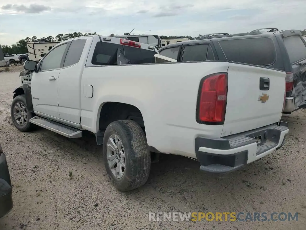 2 Photograph of a damaged car 1GCHSCEA1L1166882 CHEVROLET COLORADO 2020