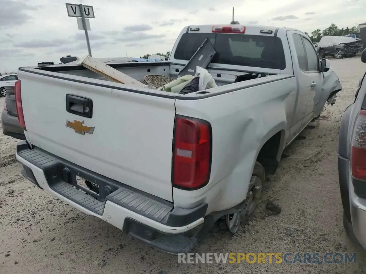 3 Photograph of a damaged car 1GCHSCEA1L1166882 CHEVROLET COLORADO 2020
