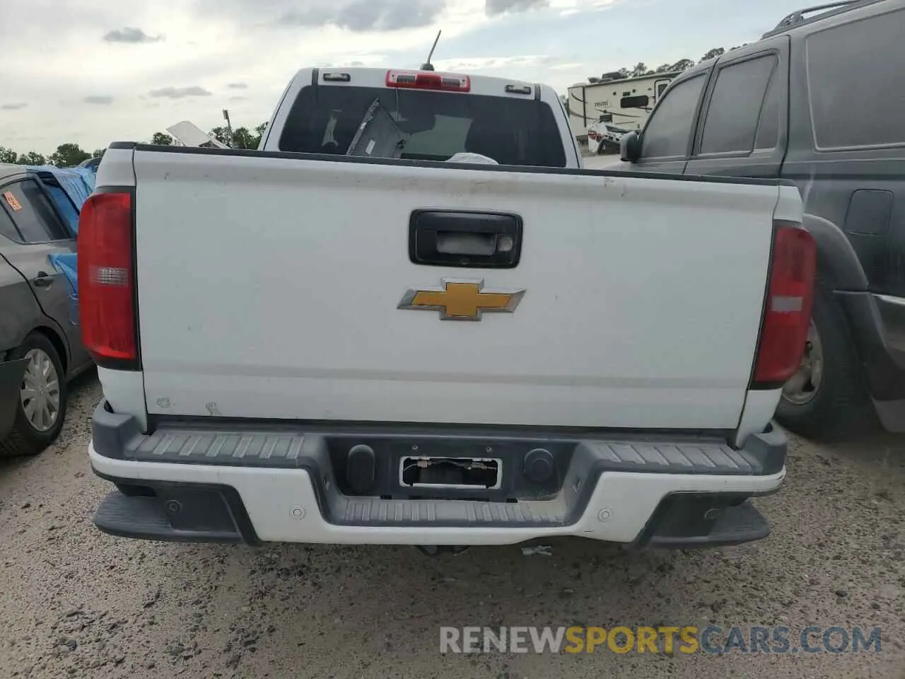 6 Photograph of a damaged car 1GCHSCEA1L1166882 CHEVROLET COLORADO 2020