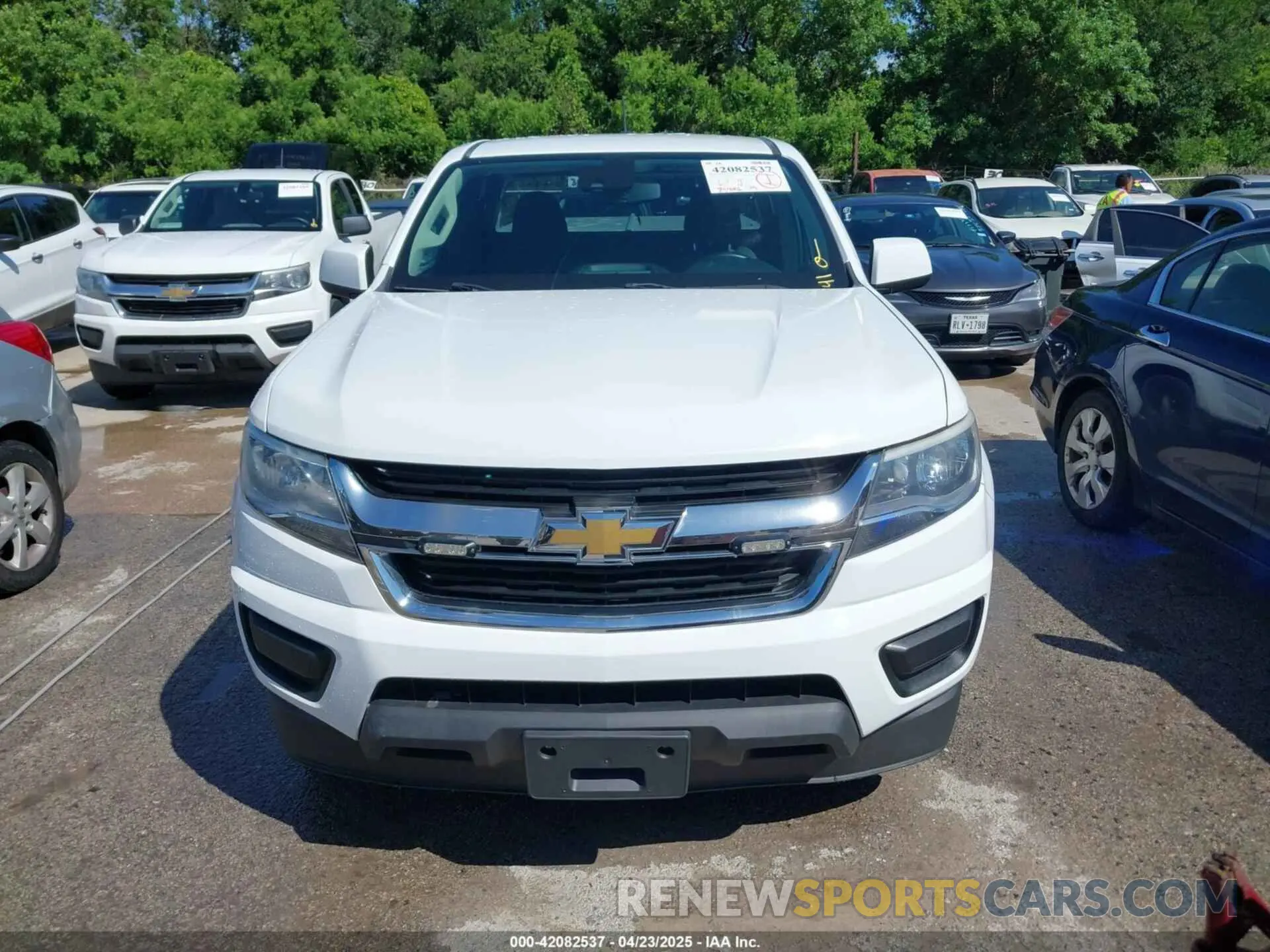 12 Photograph of a damaged car 1GCHSCEA2L1187742 CHEVROLET COLORADO 2020