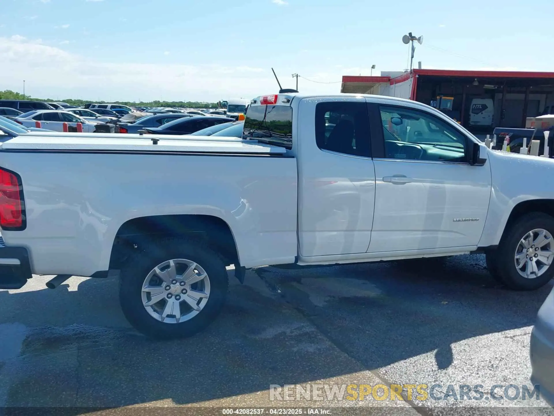 13 Photograph of a damaged car 1GCHSCEA2L1187742 CHEVROLET COLORADO 2020