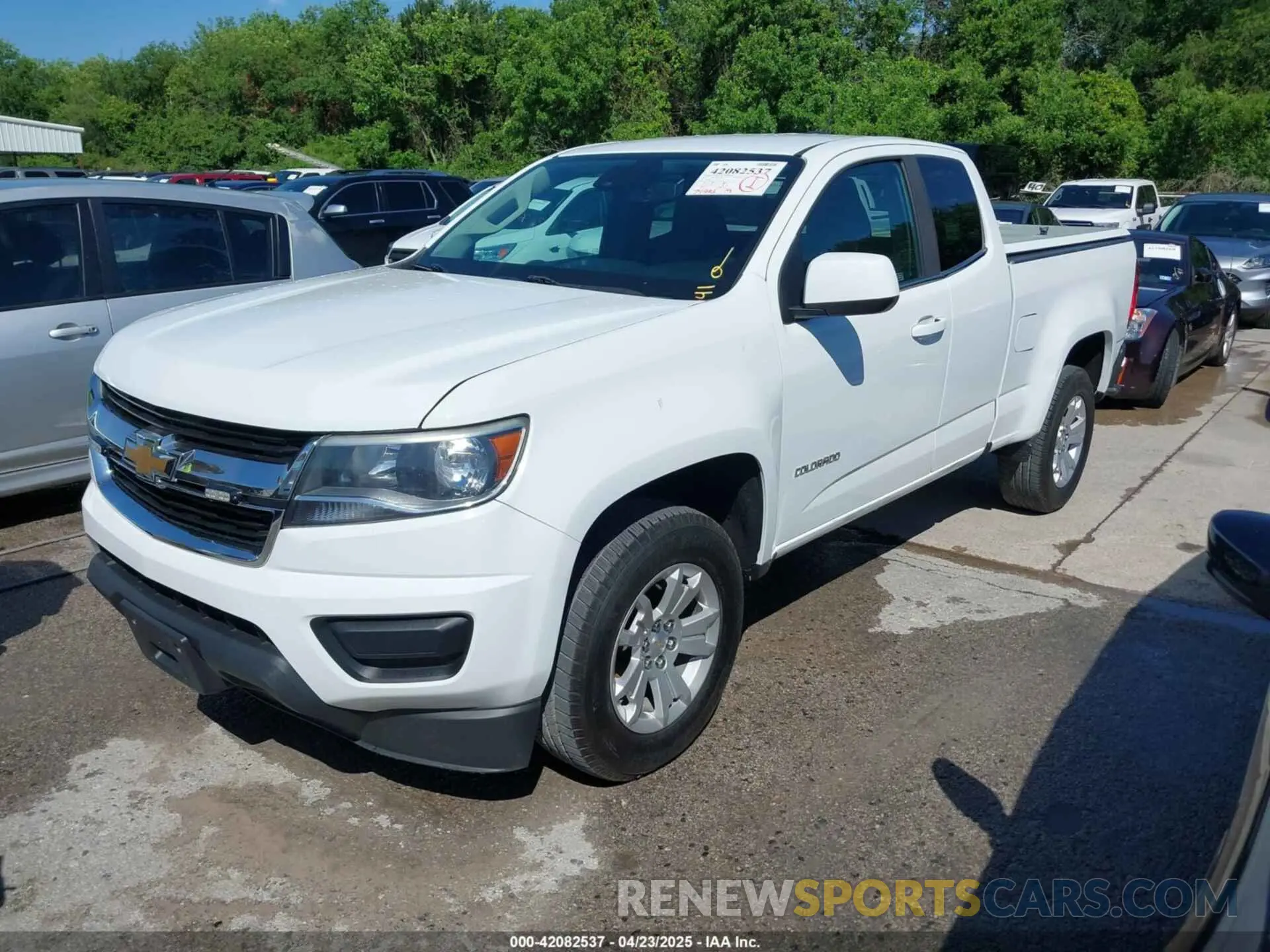2 Photograph of a damaged car 1GCHSCEA2L1187742 CHEVROLET COLORADO 2020