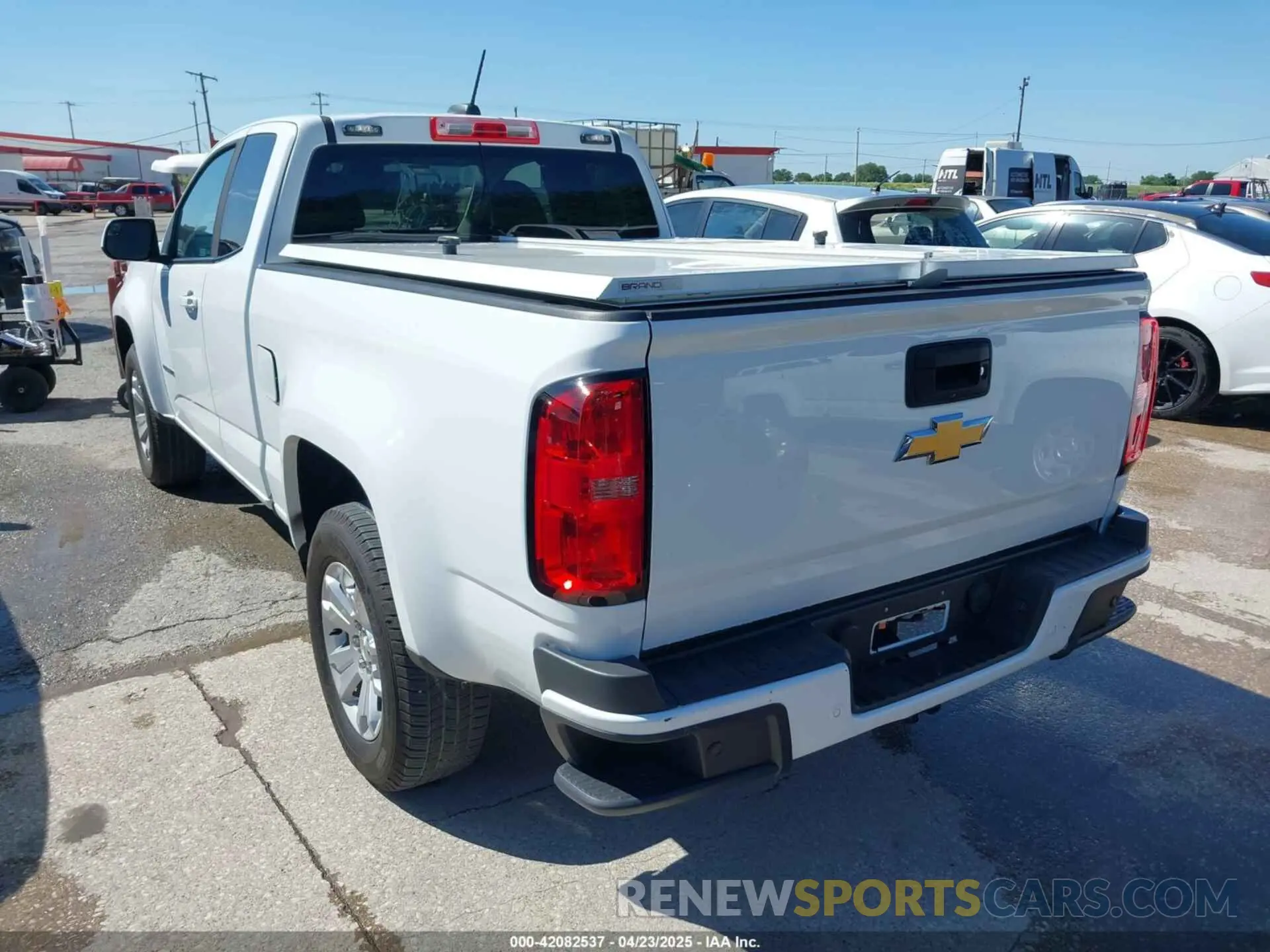 3 Photograph of a damaged car 1GCHSCEA2L1187742 CHEVROLET COLORADO 2020