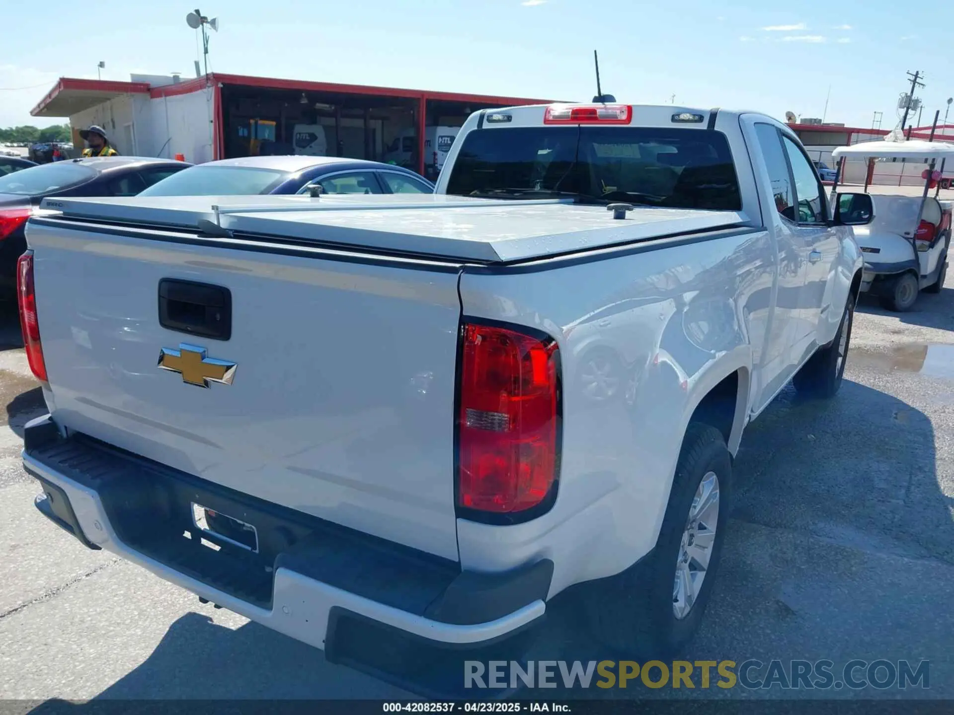 4 Photograph of a damaged car 1GCHSCEA2L1187742 CHEVROLET COLORADO 2020