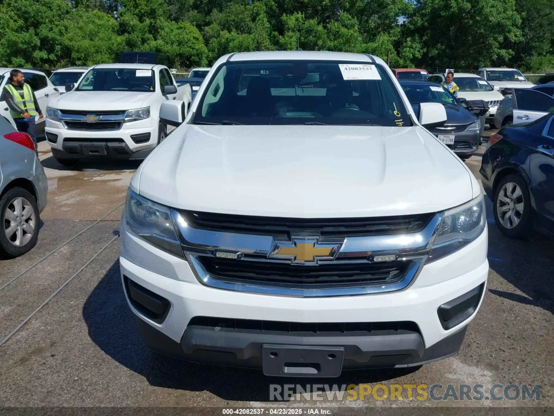 6 Photograph of a damaged car 1GCHSCEA2L1187742 CHEVROLET COLORADO 2020