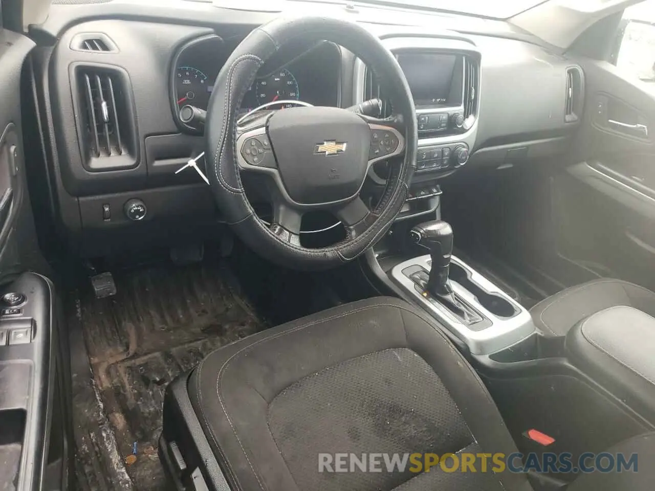 8 Photograph of a damaged car 1GCHSCEA3L1156063 CHEVROLET COLORADO 2020
