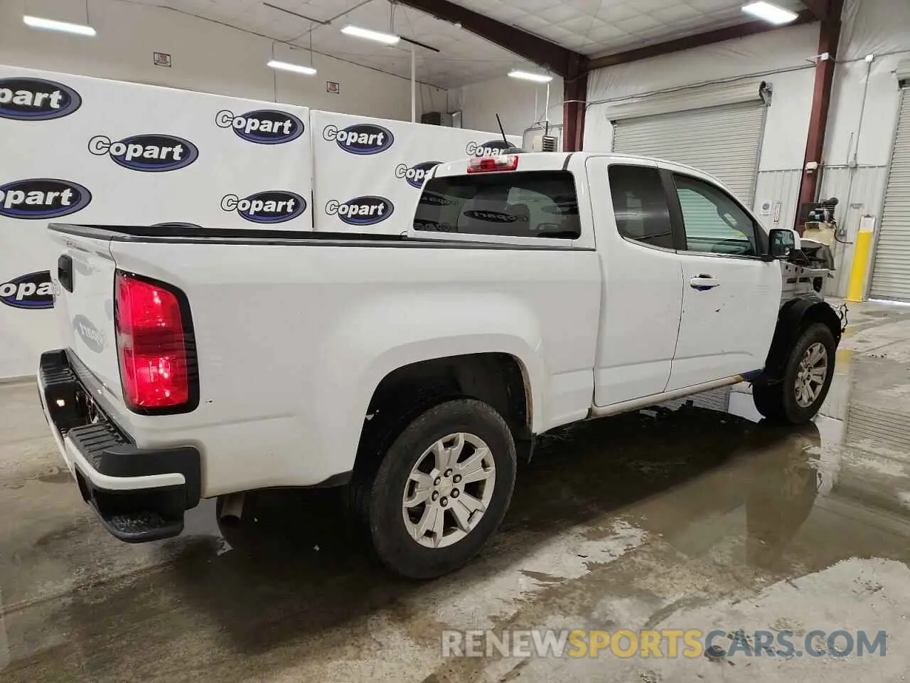 3 Photograph of a damaged car 1GCHSCEA3L1228752 CHEVROLET COLORADO 2020
