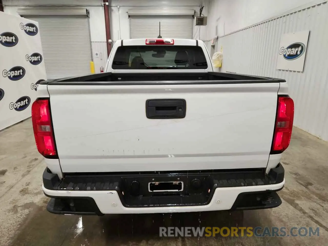 6 Photograph of a damaged car 1GCHSCEA3L1228752 CHEVROLET COLORADO 2020