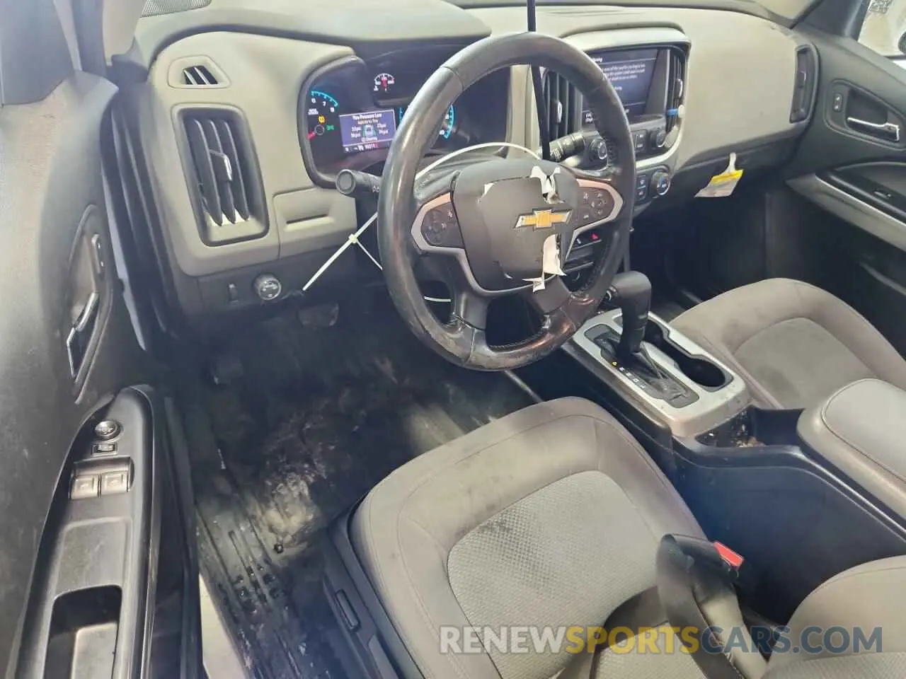 8 Photograph of a damaged car 1GCHSCEA3L1228752 CHEVROLET COLORADO 2020