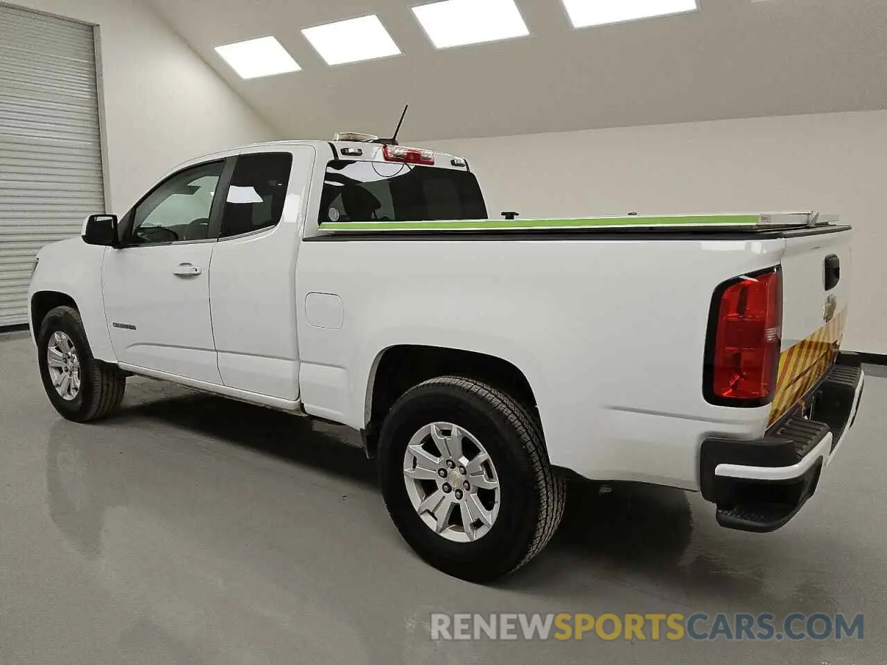 2 Photograph of a damaged car 1GCHSCEA4L1188049 CHEVROLET COLORADO 2020