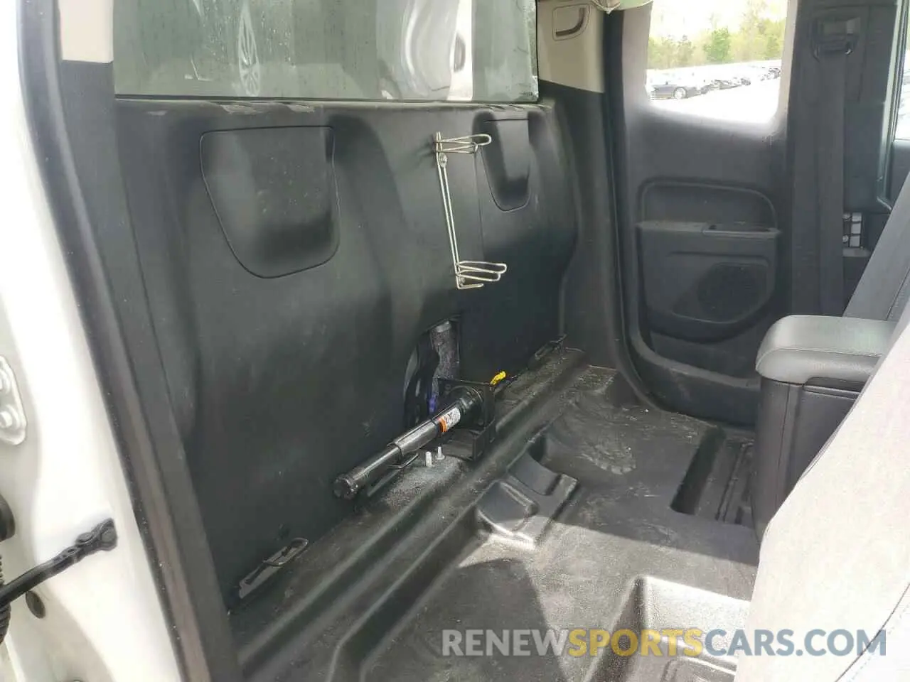 10 Photograph of a damaged car 1GCHSCEA4L1229974 CHEVROLET COLORADO 2020