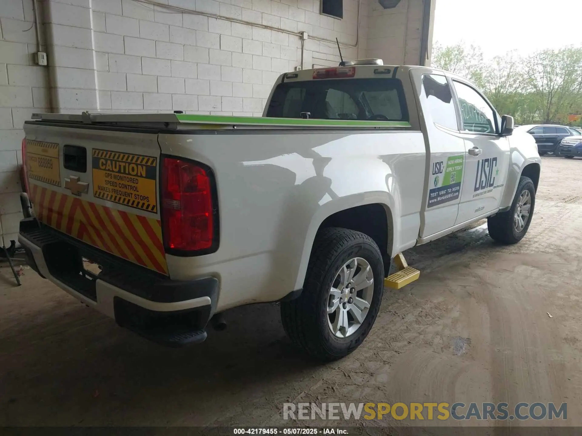 4 Photograph of a damaged car 1GCHSCEA6L1151049 CHEVROLET COLORADO 2020
