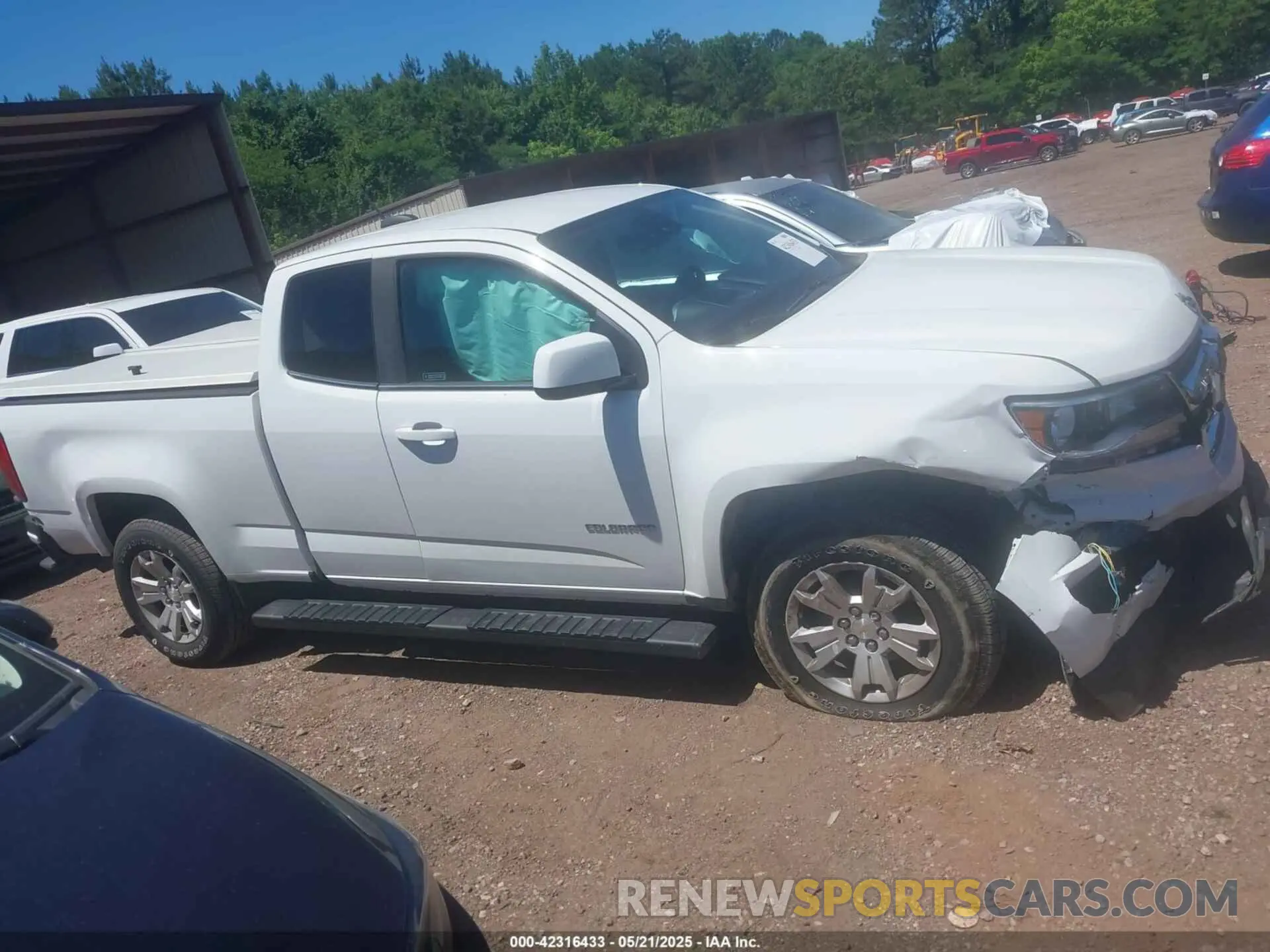 13 Photograph of a damaged car 1GCHSCEA6L1164528 CHEVROLET COLORADO 2020