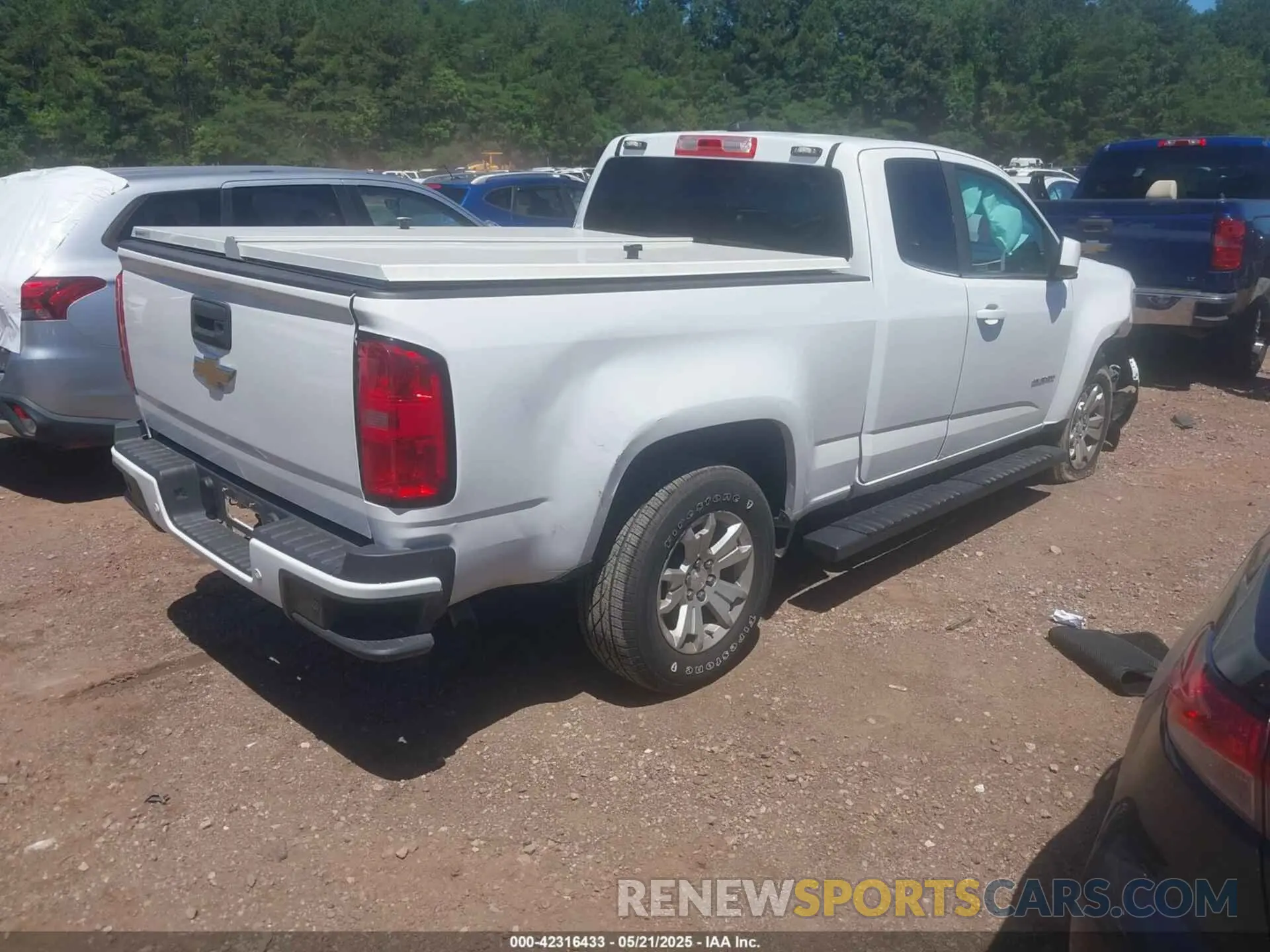 4 Photograph of a damaged car 1GCHSCEA6L1164528 CHEVROLET COLORADO 2020