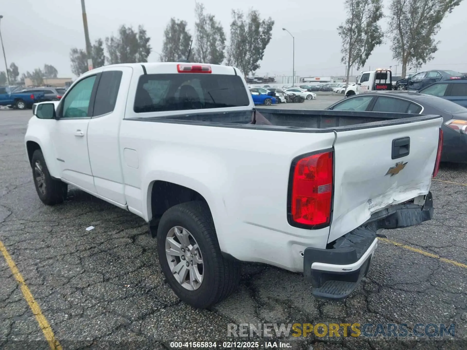 3 Photograph of a damaged car 1GCHSCEA8L1184036 CHEVROLET COLORADO 2020