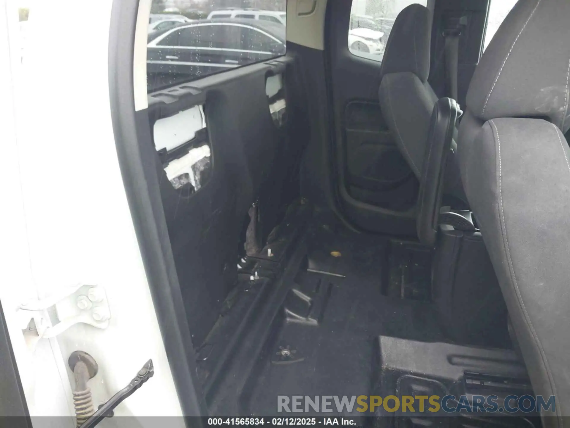 8 Photograph of a damaged car 1GCHSCEA8L1184036 CHEVROLET COLORADO 2020
