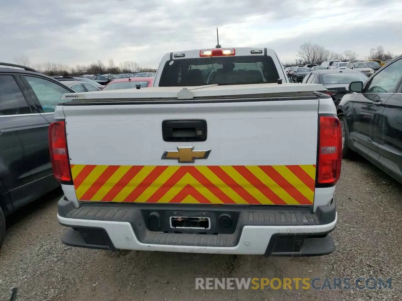 6 Photograph of a damaged car 1GCHSCEA9L1162269 CHEVROLET COLORADO 2020