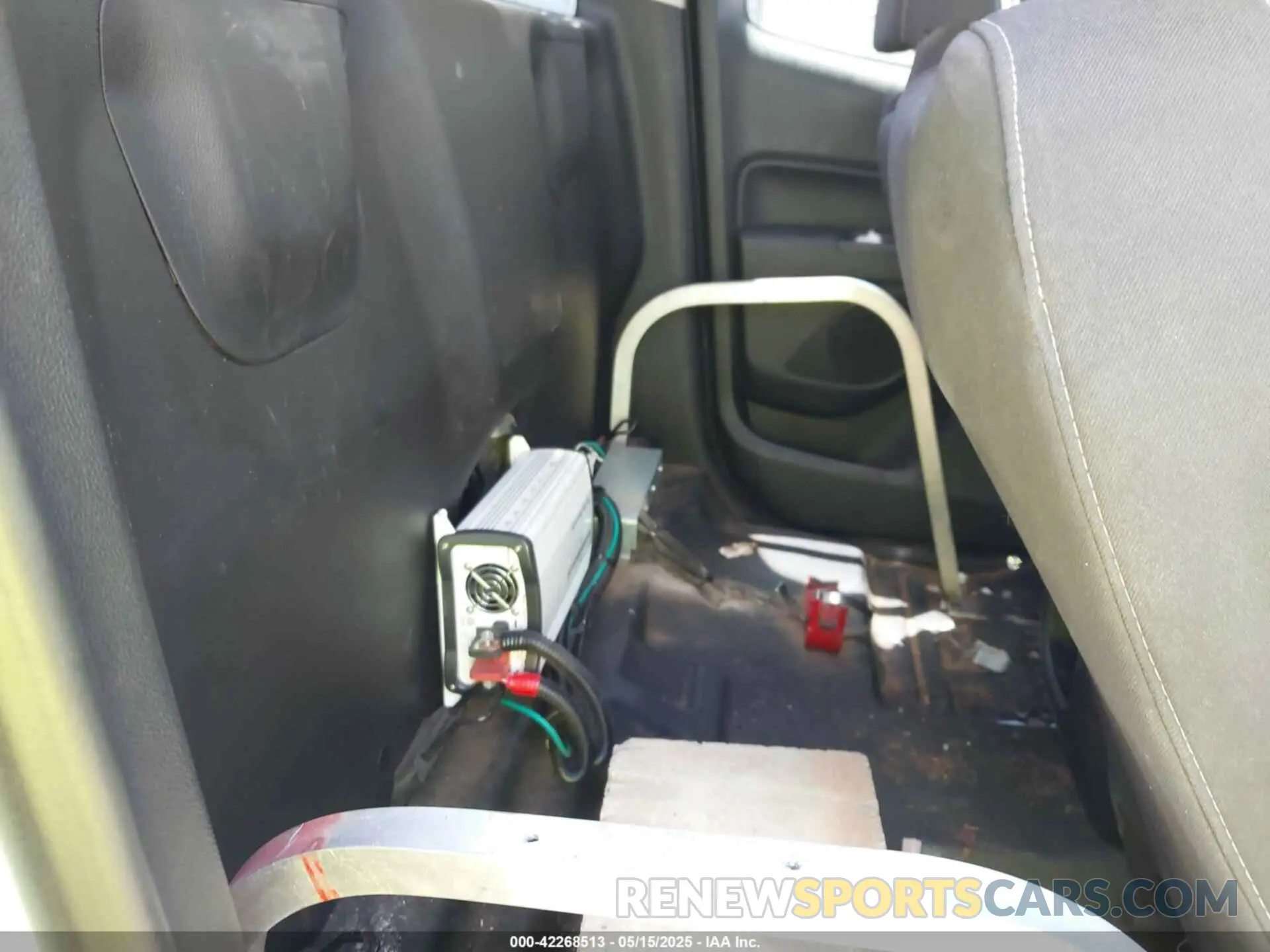 8 Photograph of a damaged car 1GCHSCEA9L1214483 CHEVROLET COLORADO 2020