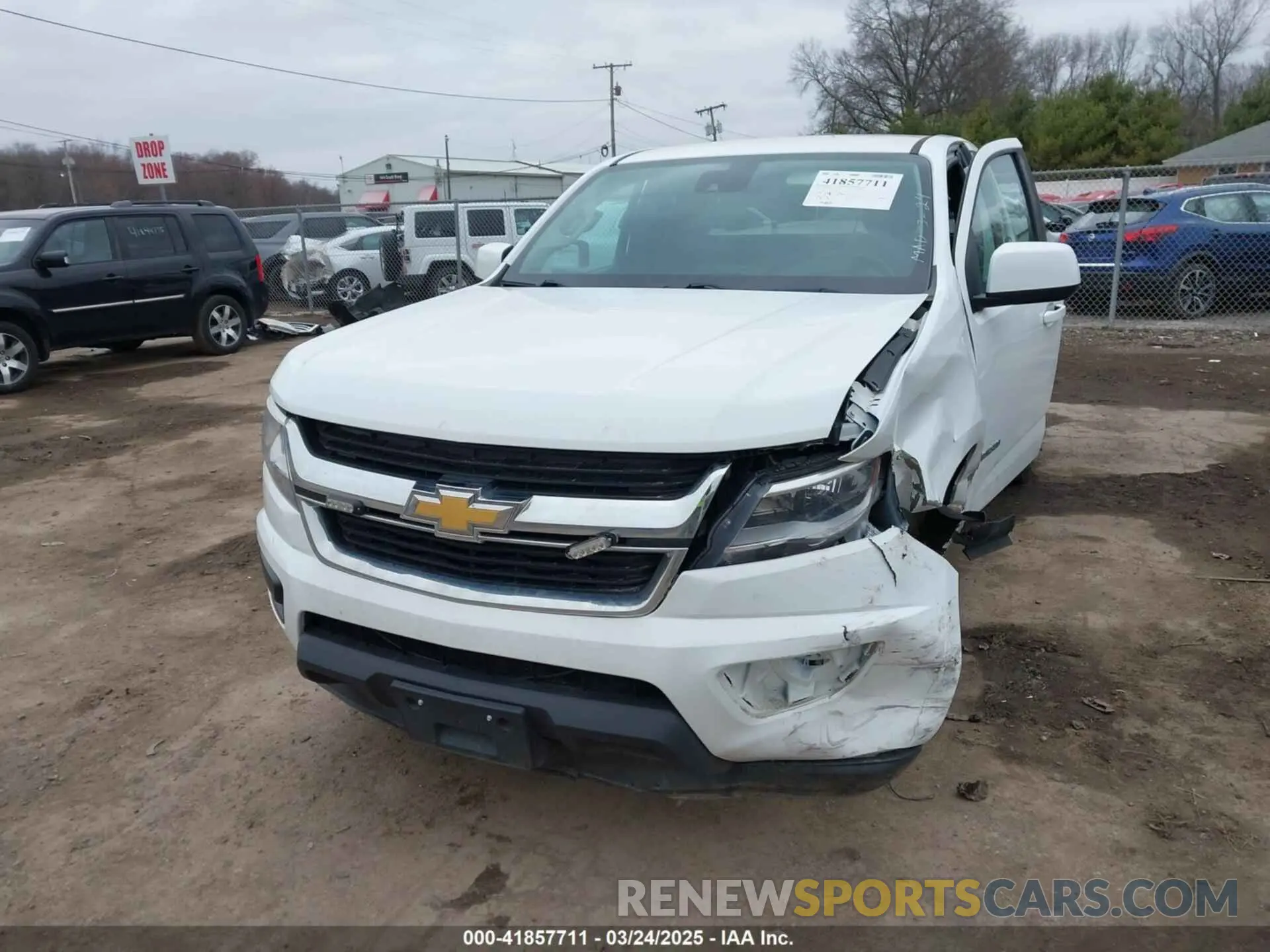 2 Photograph of a damaged car 1GCHSCEAXL1160305 CHEVROLET COLORADO 2020