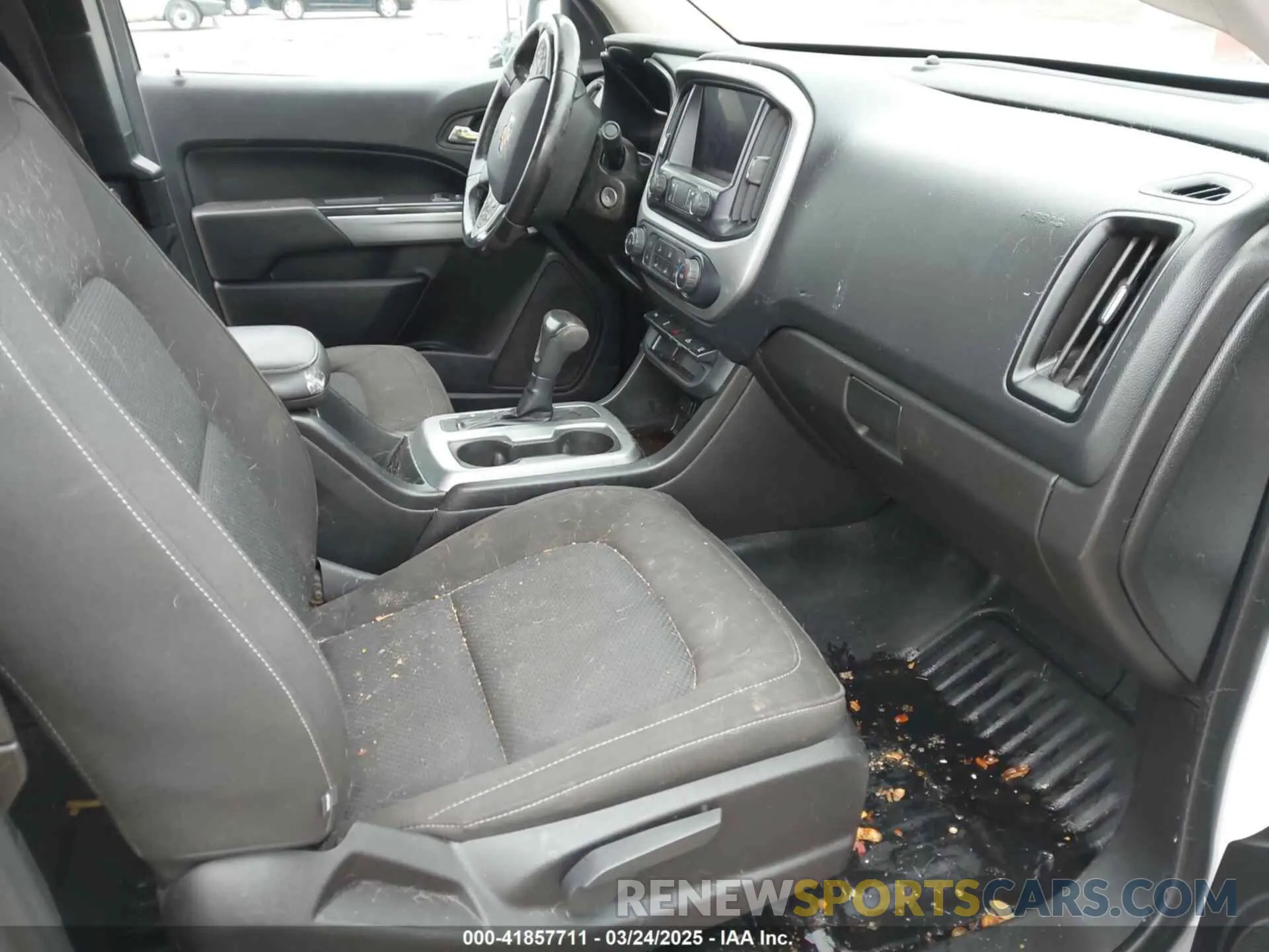 5 Photograph of a damaged car 1GCHSCEAXL1160305 CHEVROLET COLORADO 2020
