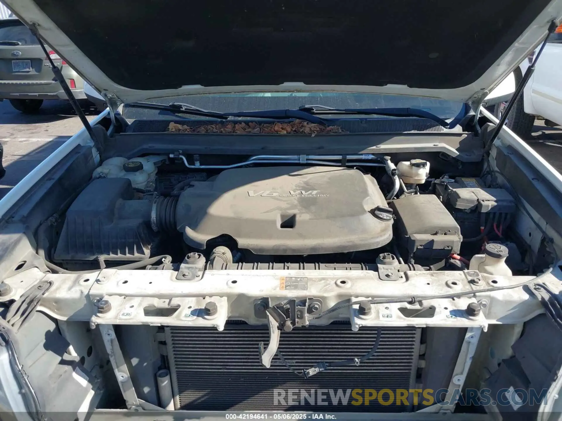 10 Photograph of a damaged car 1GCHSCENXL1168004 CHEVROLET COLORADO 2020