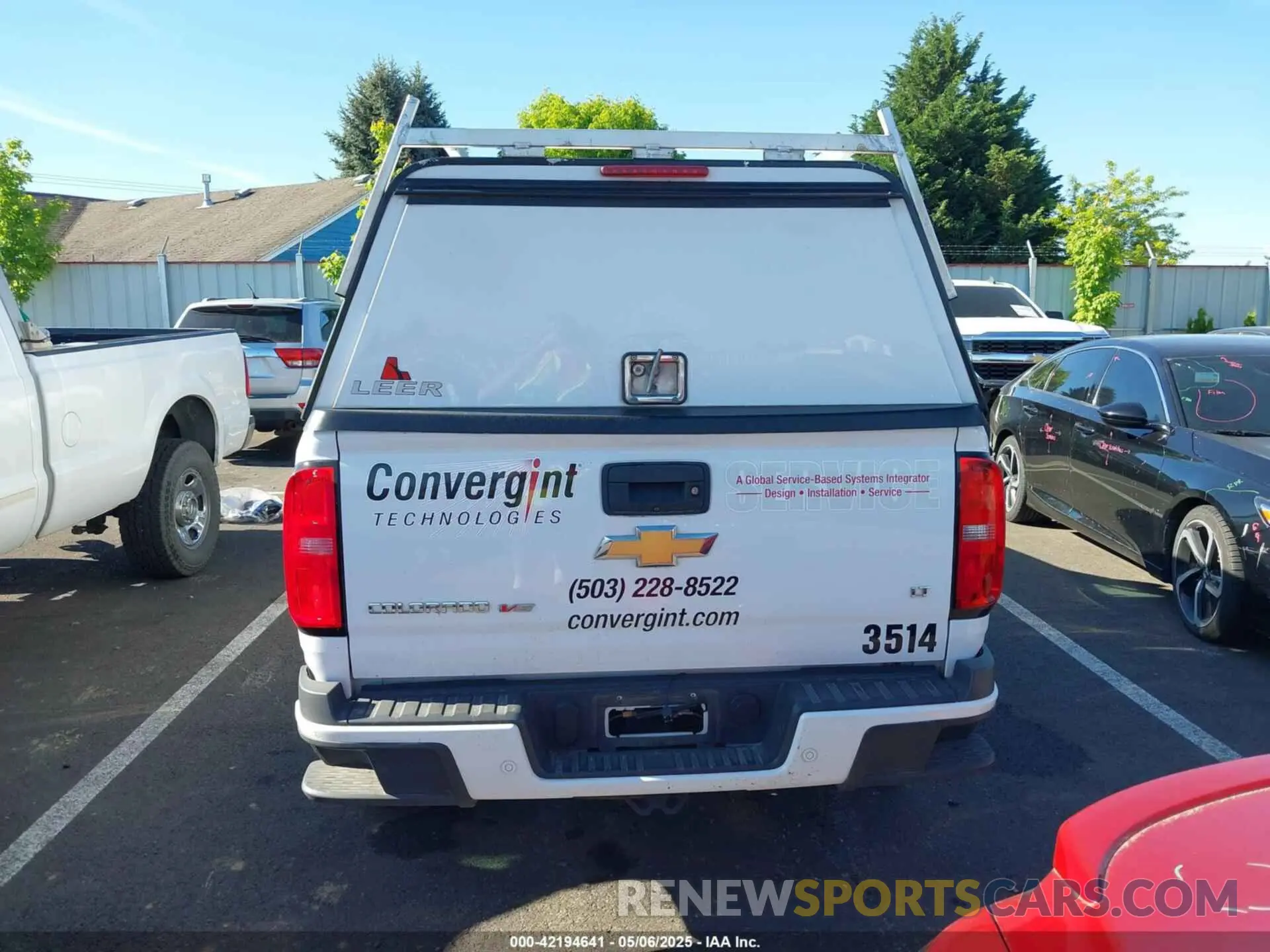 17 Photograph of a damaged car 1GCHSCENXL1168004 CHEVROLET COLORADO 2020
