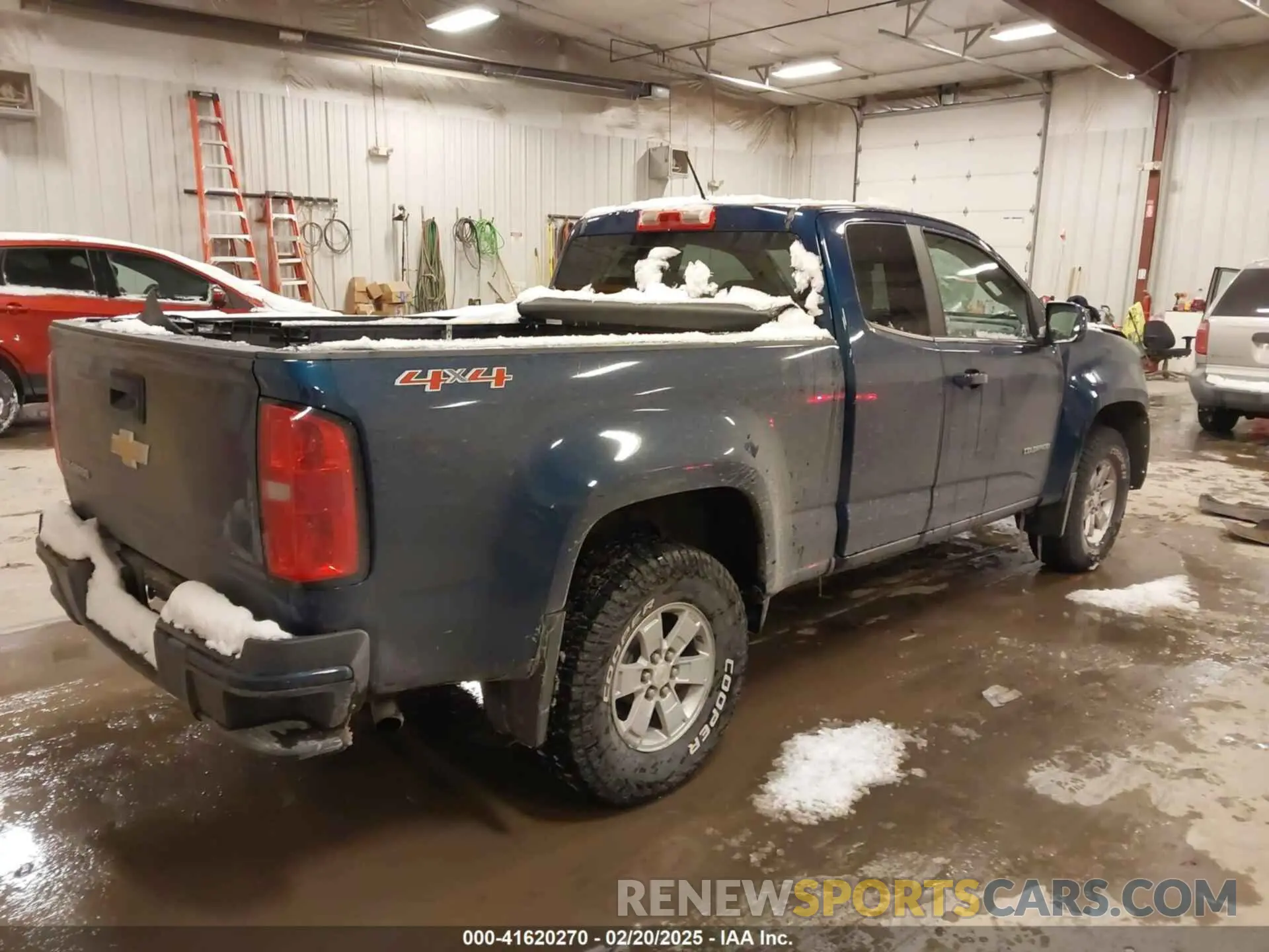 4 Photograph of a damaged car 1GCHTBEA5L1114663 CHEVROLET COLORADO 2020
