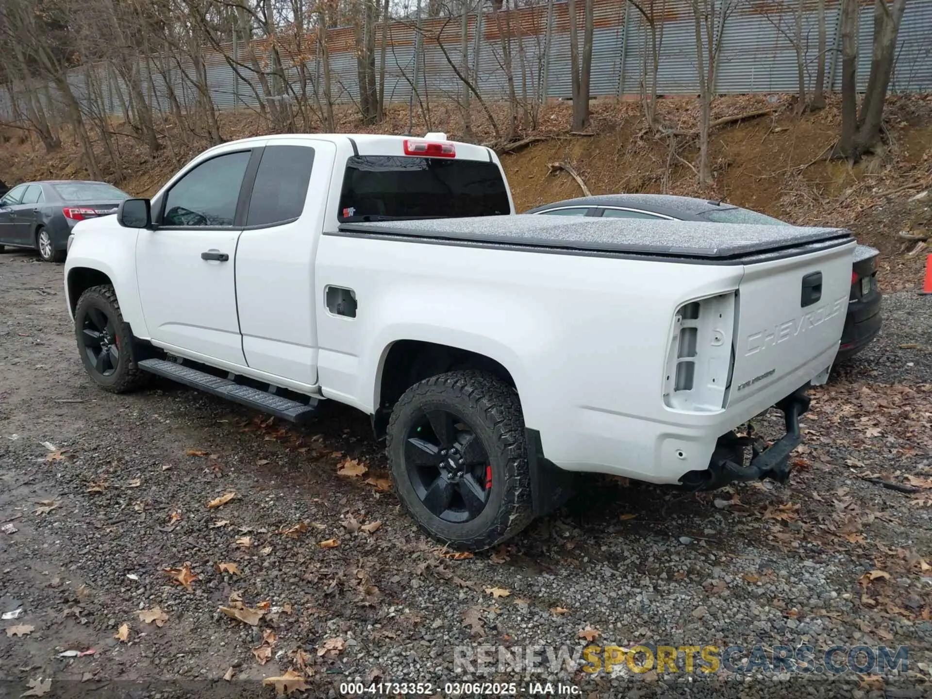 3 Photograph of a damaged car 1GCHTBEA7L1179482 CHEVROLET COLORADO 2020