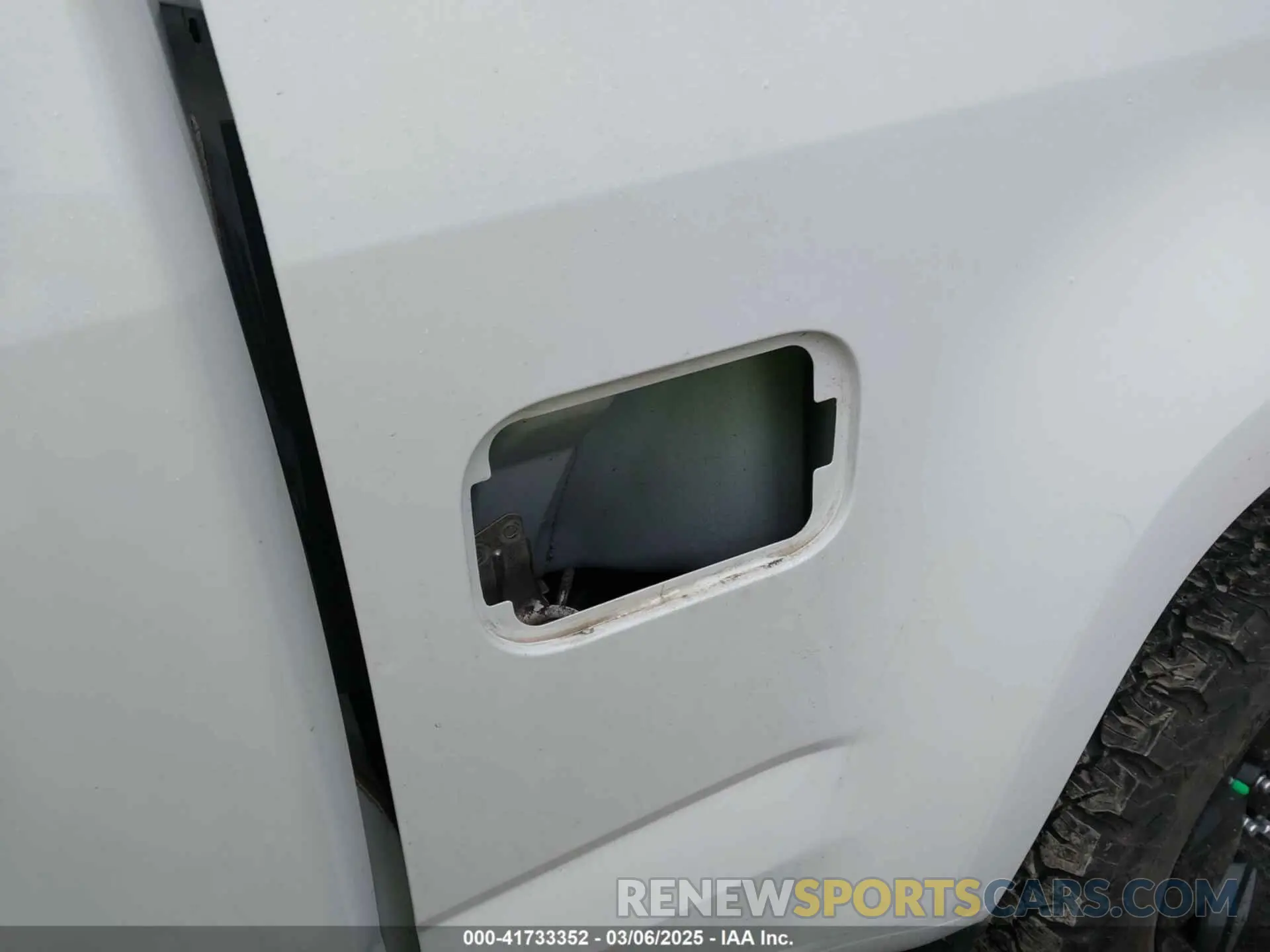 6 Photograph of a damaged car 1GCHTBEA7L1179482 CHEVROLET COLORADO 2020