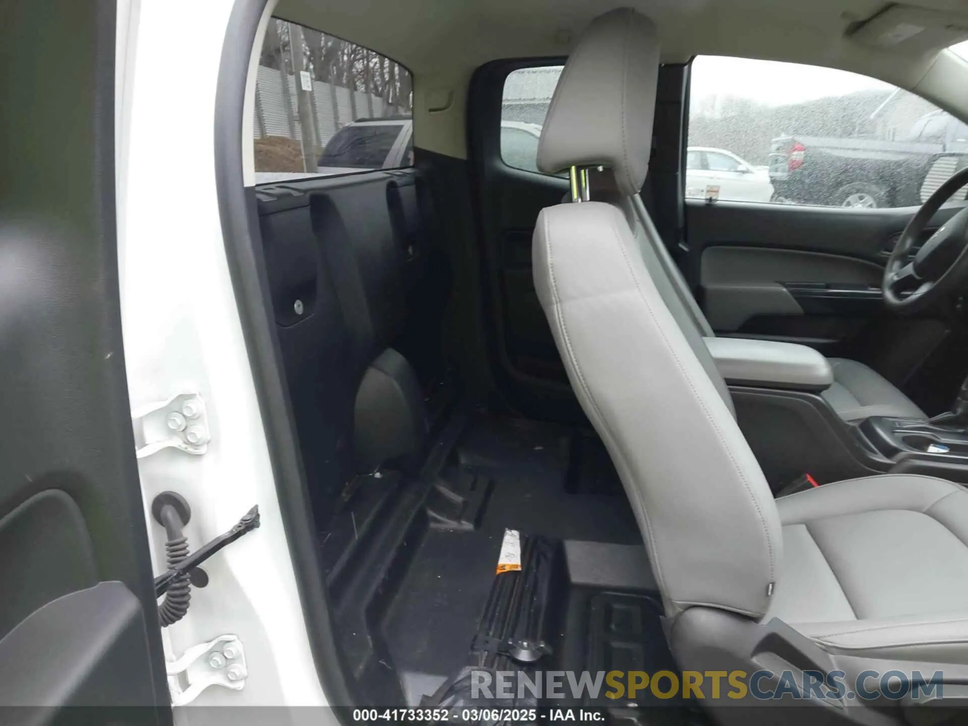 8 Photograph of a damaged car 1GCHTBEA7L1179482 CHEVROLET COLORADO 2020
