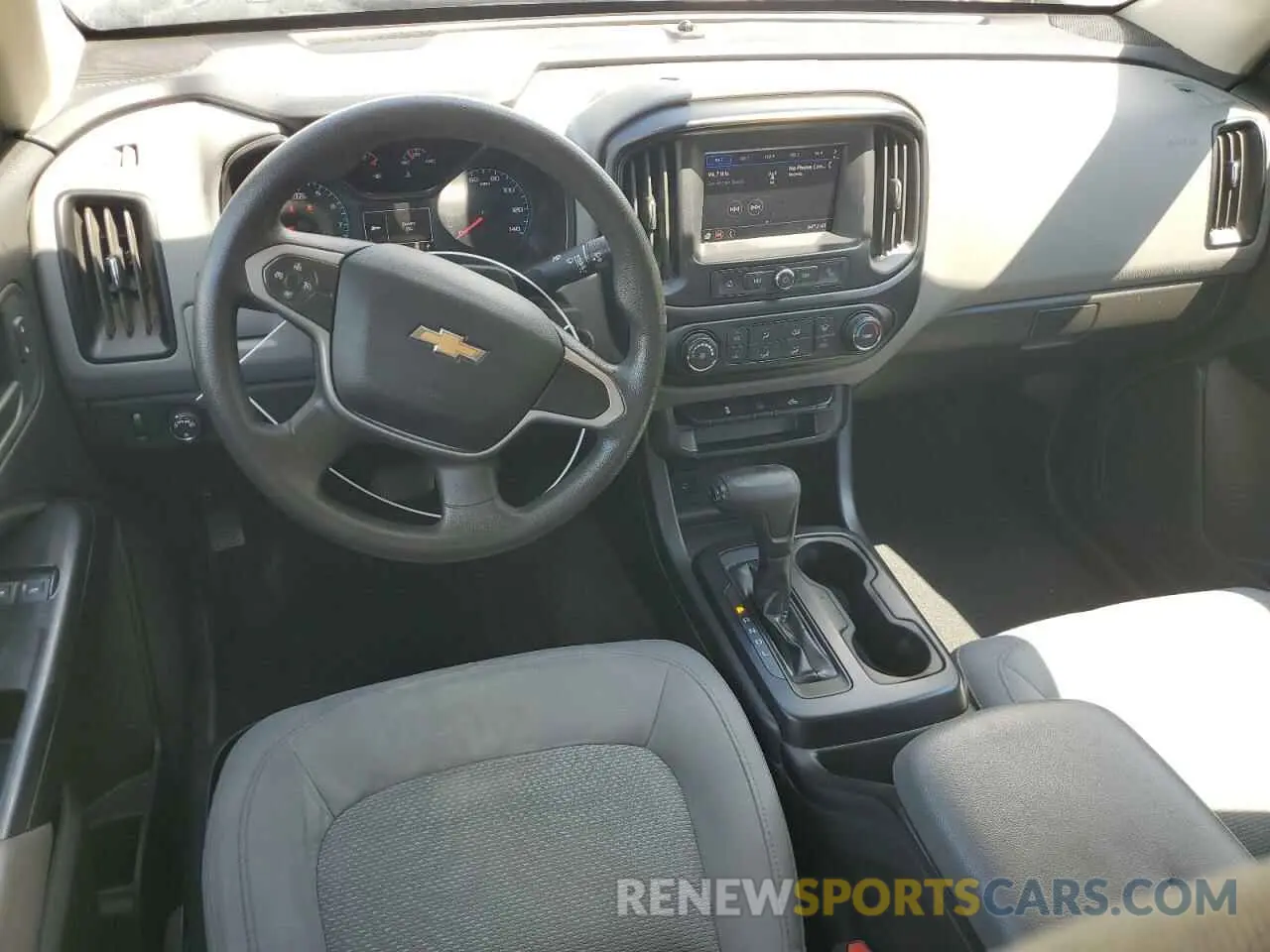 8 Photograph of a damaged car 1GCHTBEA8L1249832 CHEVROLET COLORADO 2020