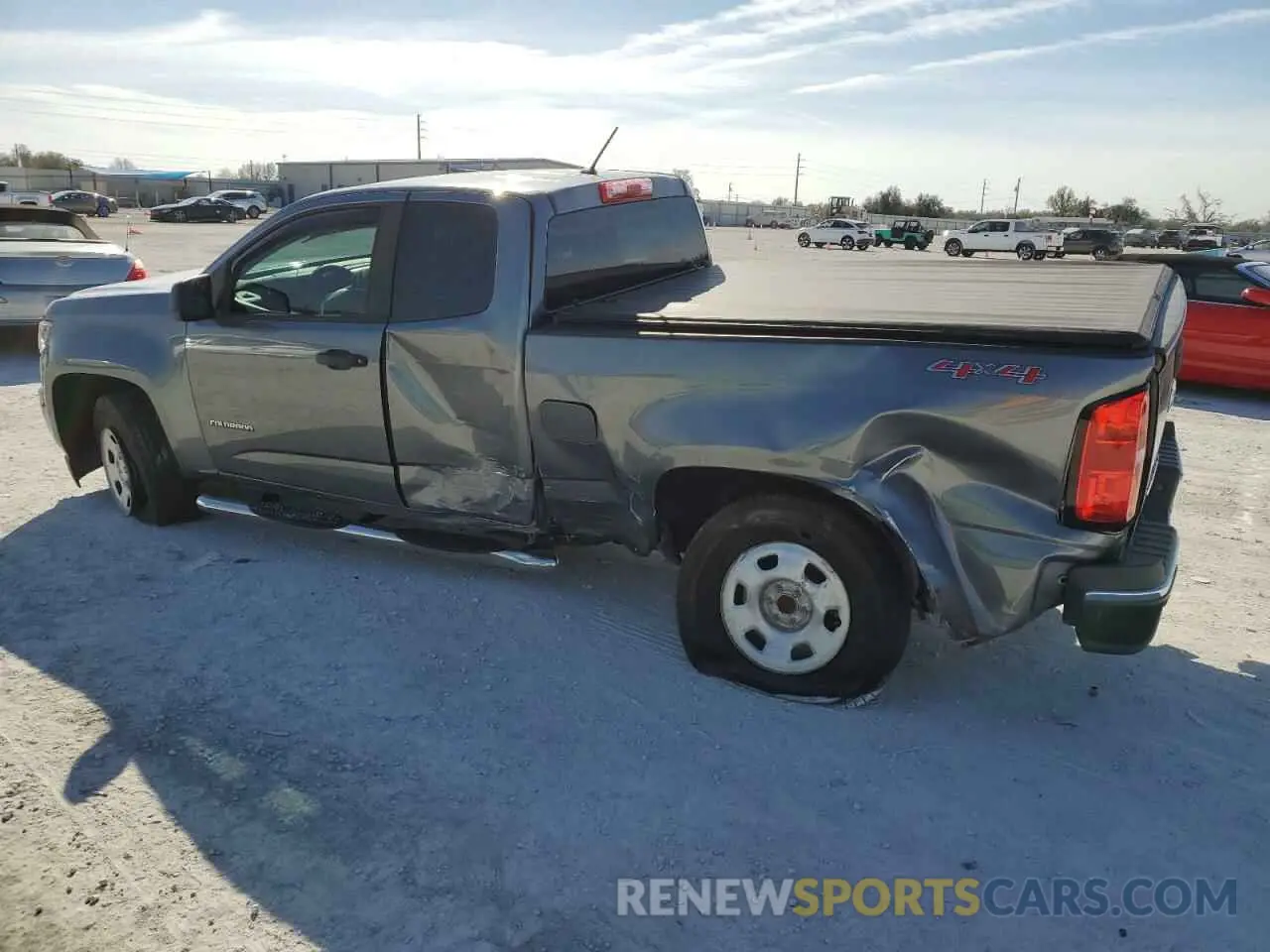 2 Photograph of a damaged car 1GCHTBEN7L1227940 CHEVROLET COLORADO 2020